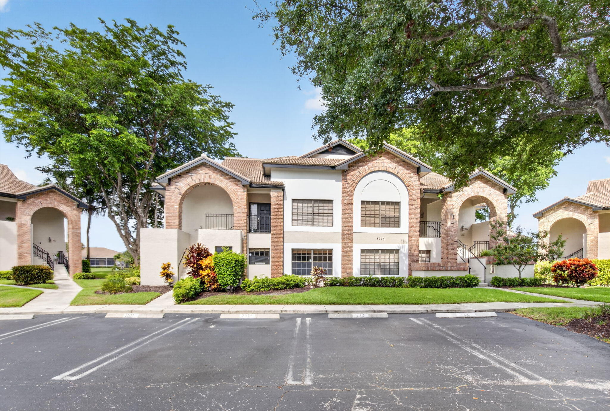 View details of listing 8065 Aberdeen Drive 102, Boynton Beach, FL 33472 Boynton Beach with MLS# 
