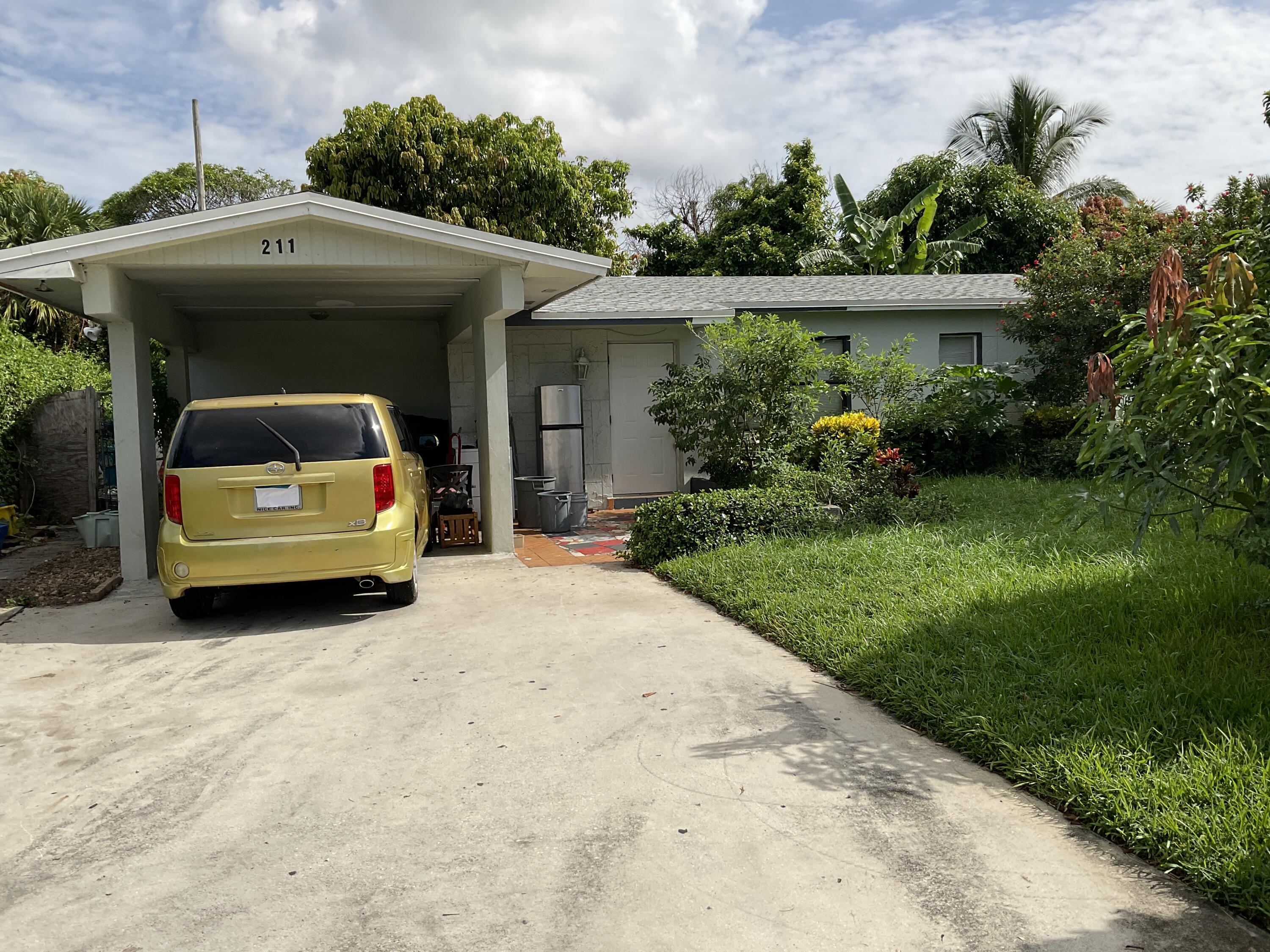 View details of listing 211 NE 27TH Avenue, Boynton Beach, FL 33435 Boynton Beach with MLS#
