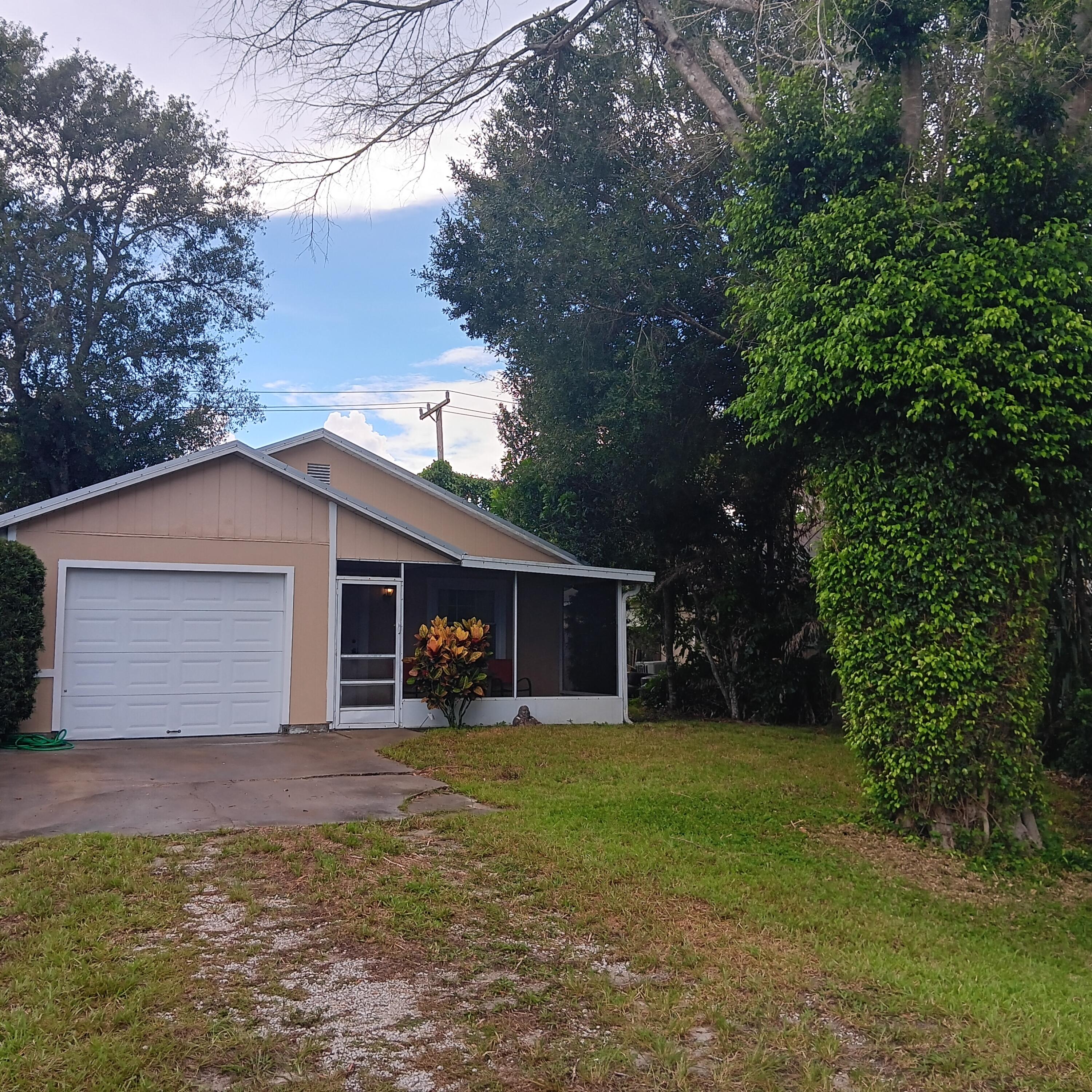 View details of listing 1395 26th Avenue SW, Vero Beach, FL 32962 Vero Beach with MLS#