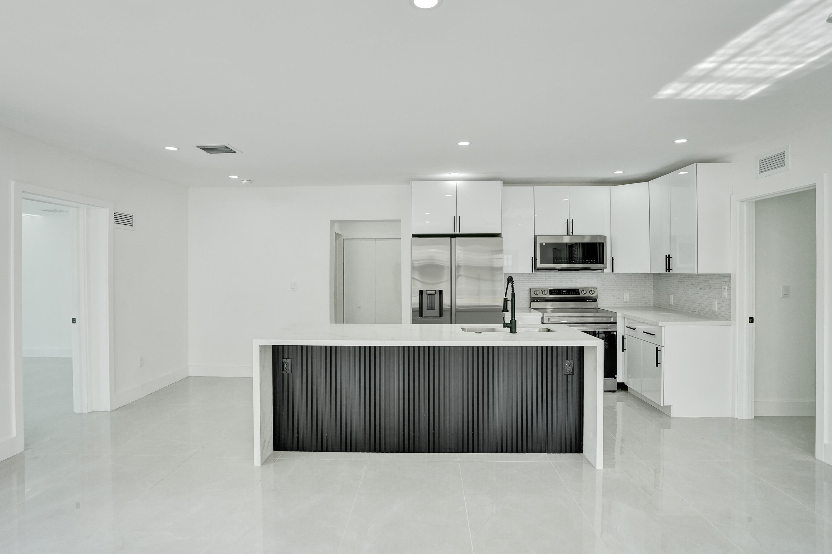 View details of listing 3234 TAFT Street, Hollywood, FL 33021 Hollywood with MLS#