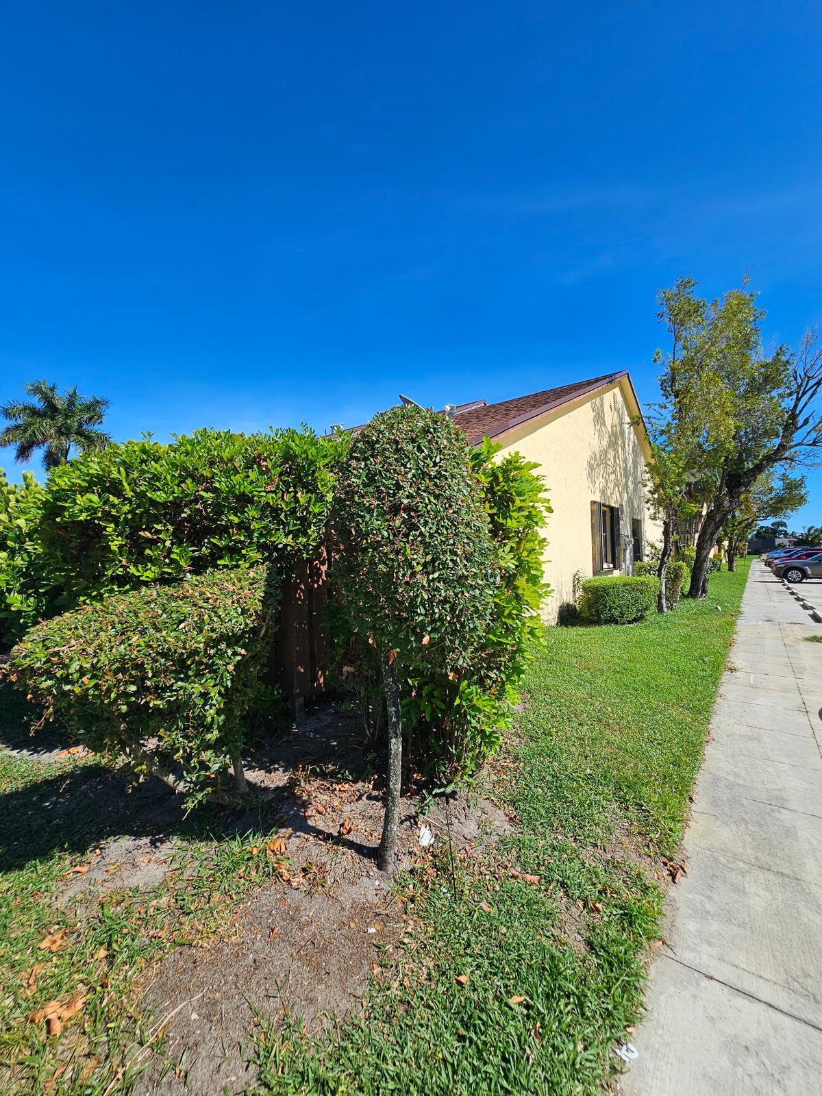 Listing  491 Springdale Circle, Palm Springs, FL 33461, Palm Springs, FL 33461