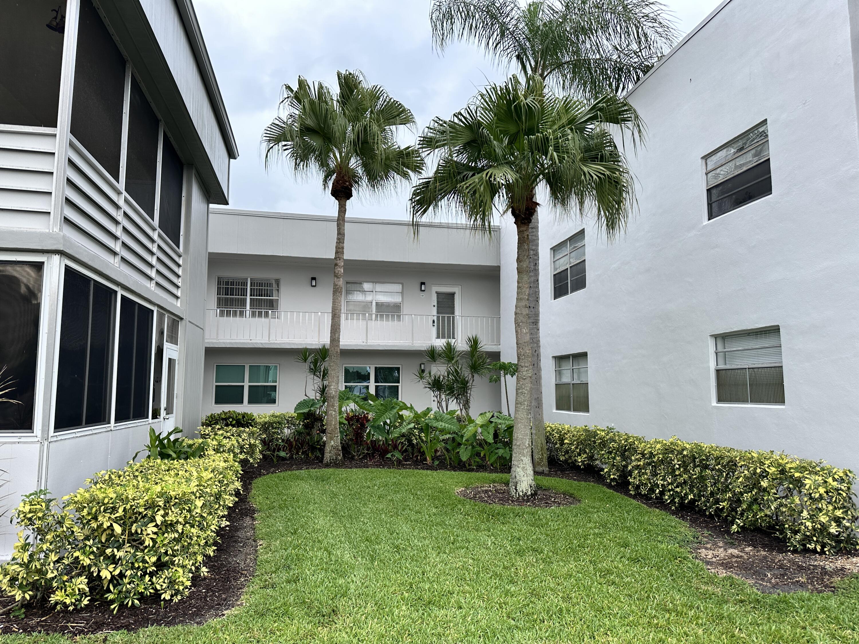 View details of listing 811 Flanders Q, Delray Beach, FL 33484 Delray Beach with MLS# 