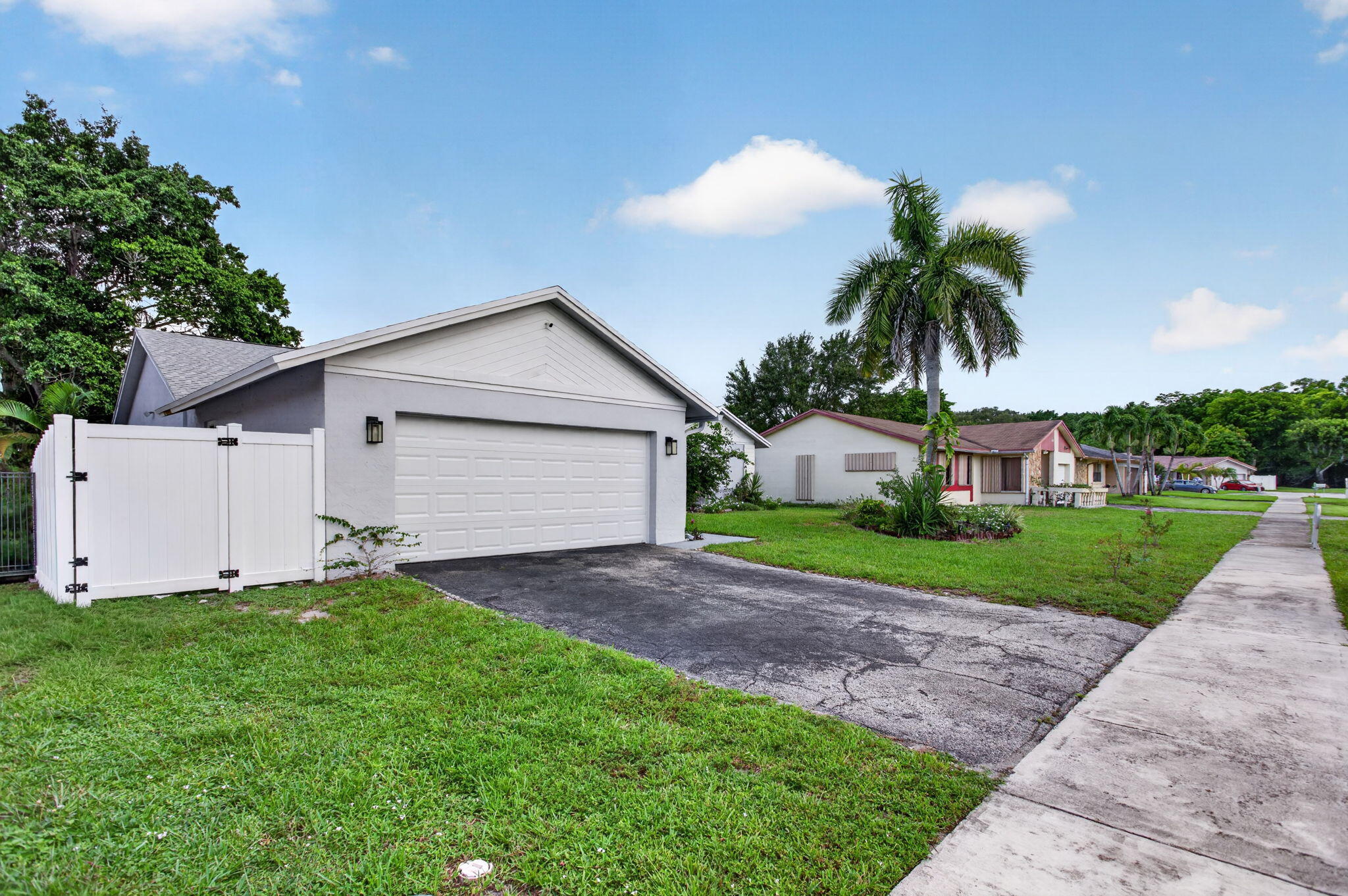 Listing  4950 SW 11th Circle, Margate, FL 33068, Margate, FL 33068