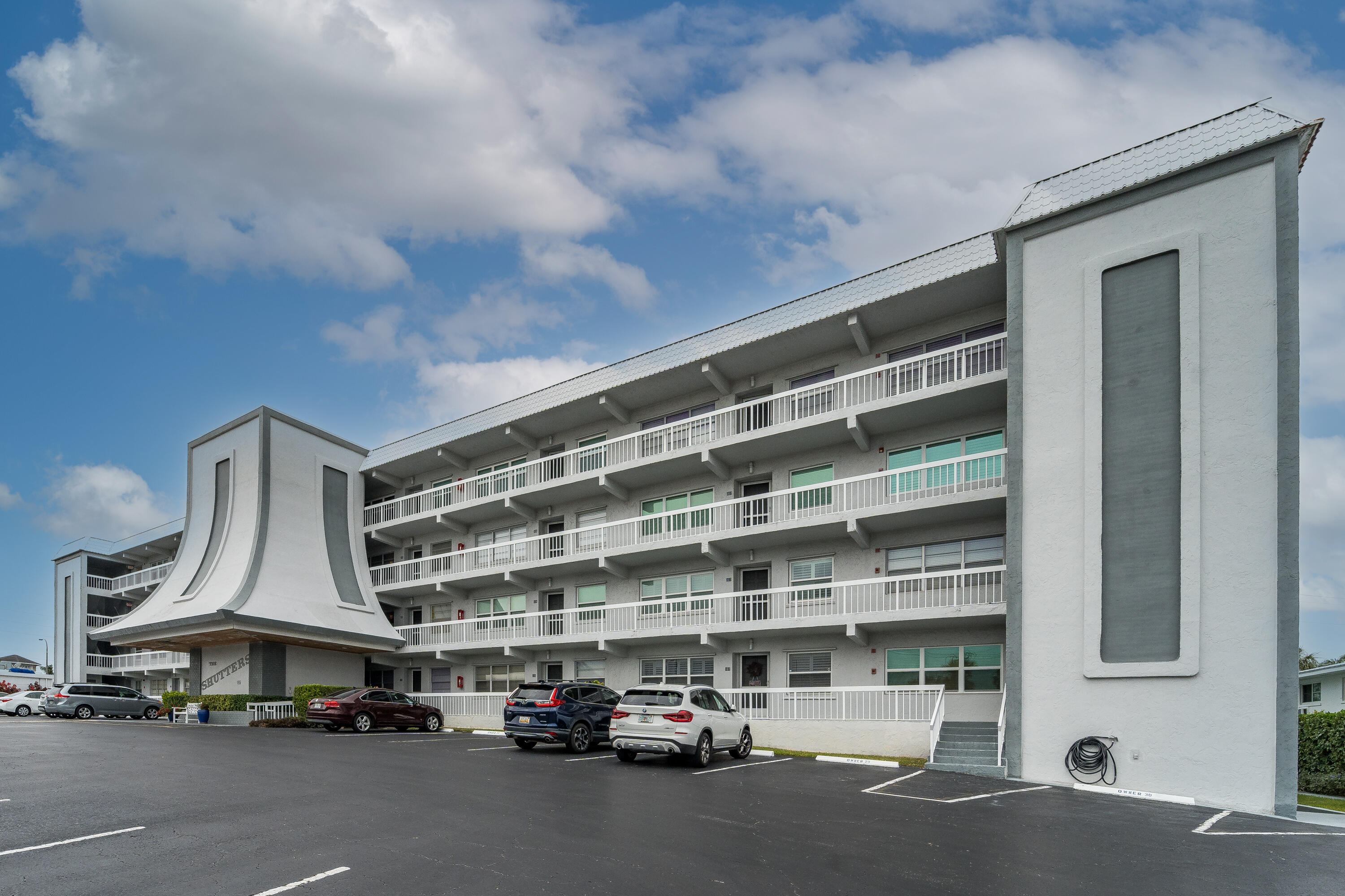 Listing  155 YACHT CLUB Drive 207, North Palm Beach, FL 33408, North Palm Beach, FL 33408