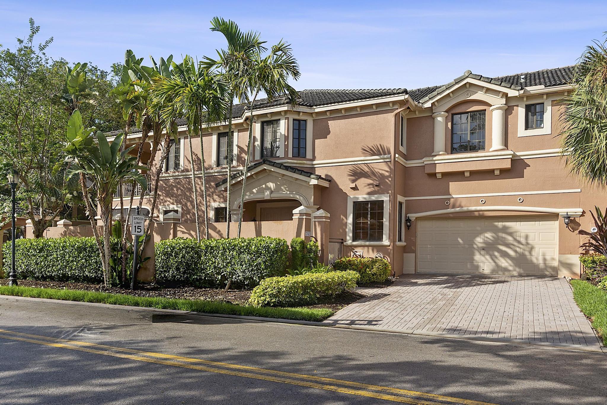 View details of listing 2742 Kinsington Circle, Weston, FL 33332 Weston with MLS#