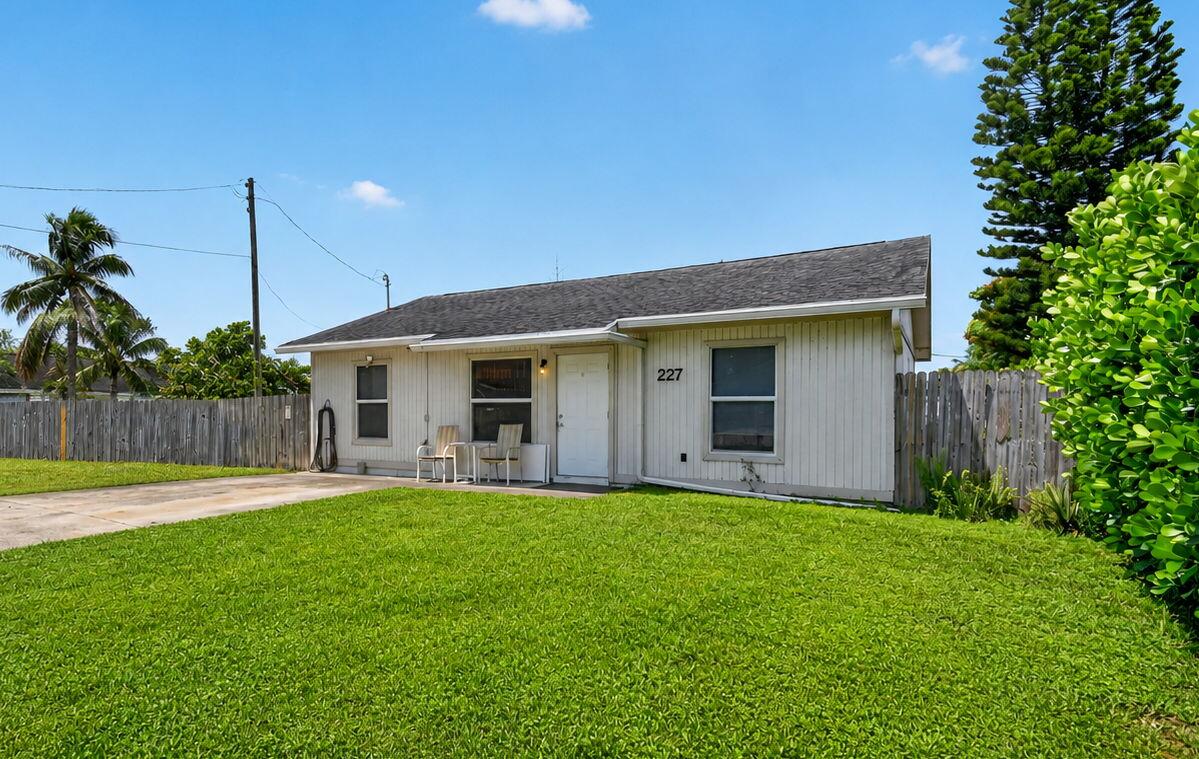 Listing  207/227 Ethelyn Drive, West Palm Beach, FL 33415, West Palm Beach, FL 33415