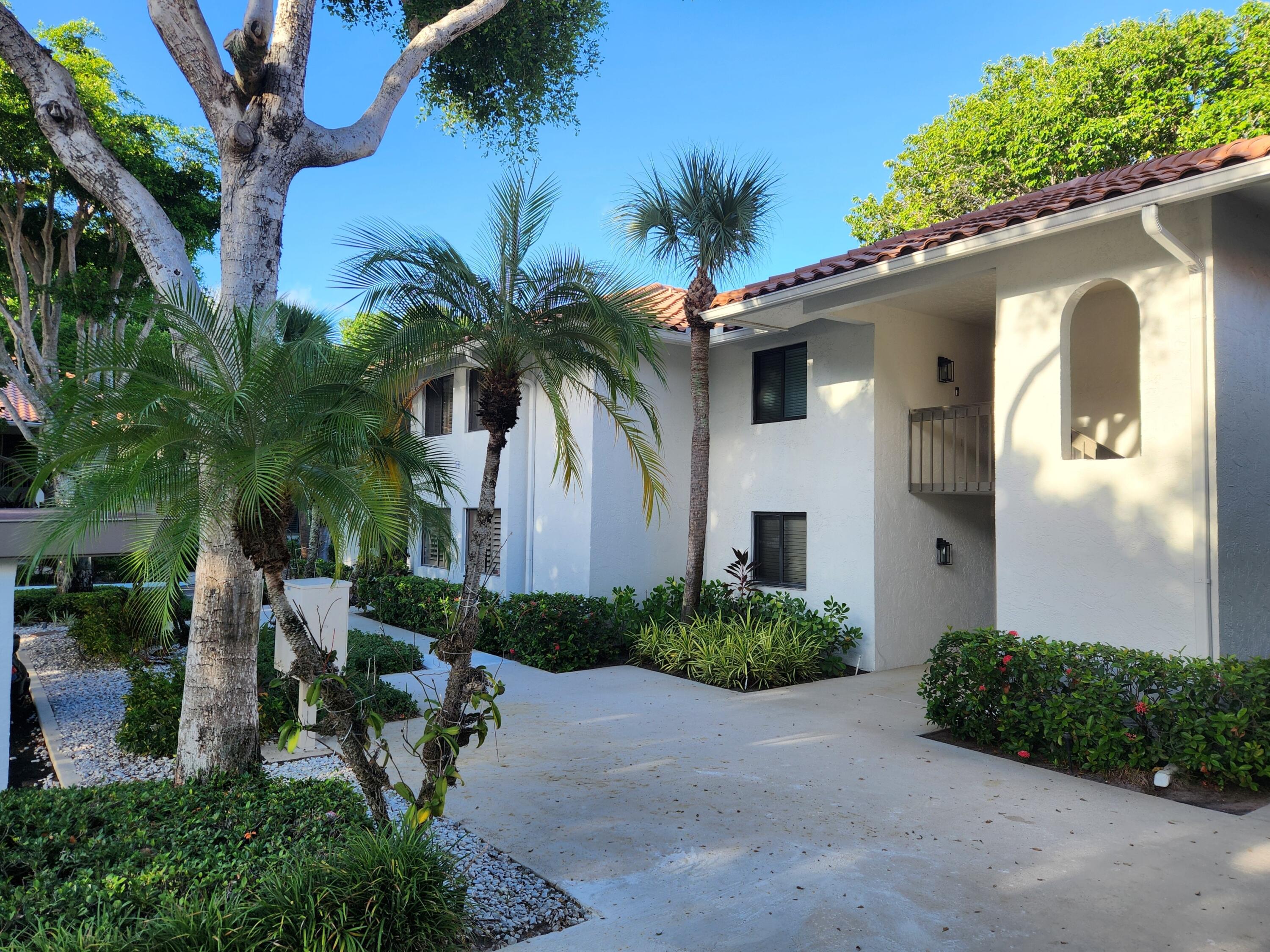 Listing  30 PELICAN POINTE Drive 201, Delray Beach, FL 33483, Delray Beach, FL 33483