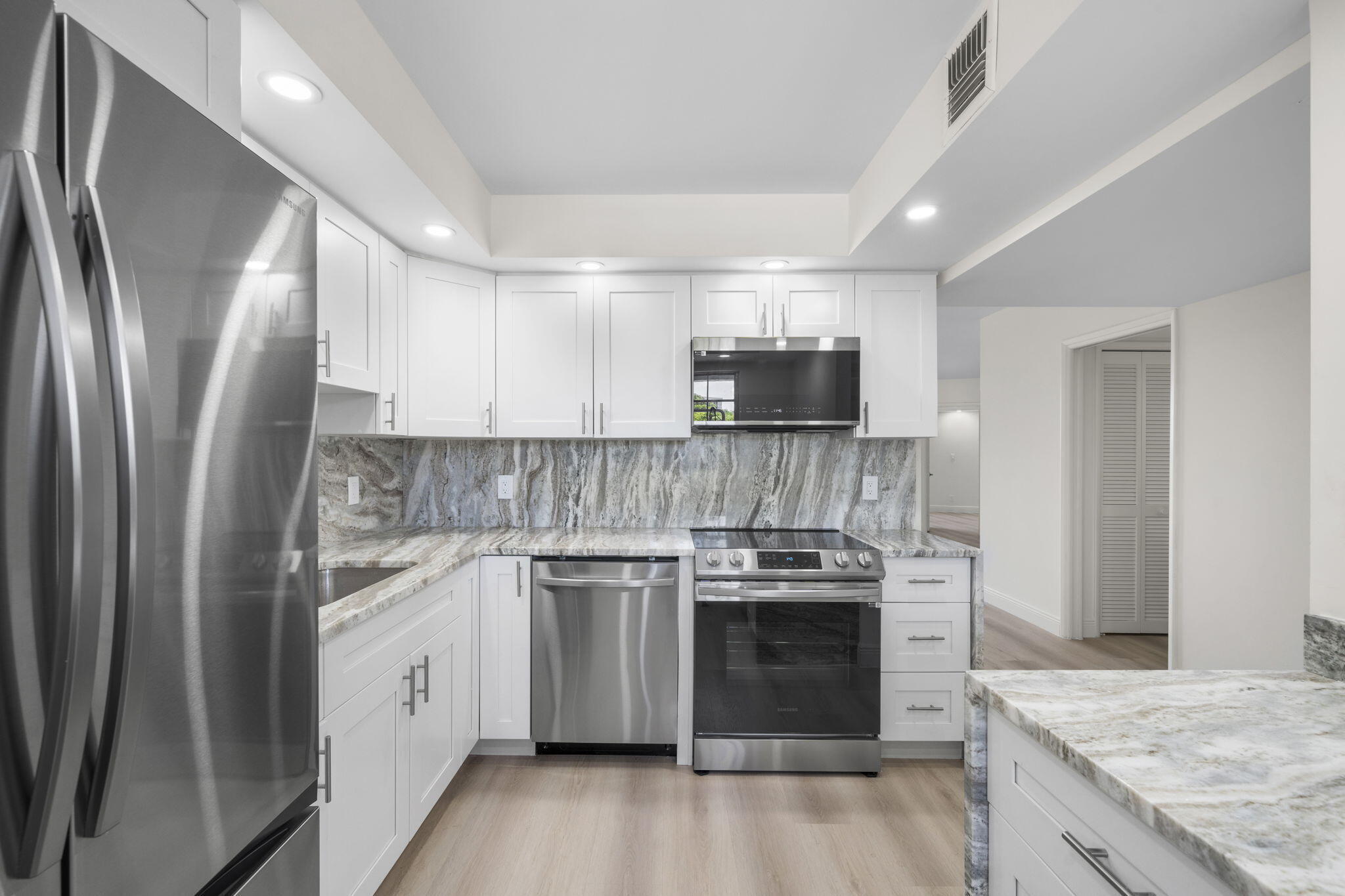 Listing  4020 W PALM AIRE Drive 408, Pompano Beach, FL 33069, Pompano Beach, FL 33069