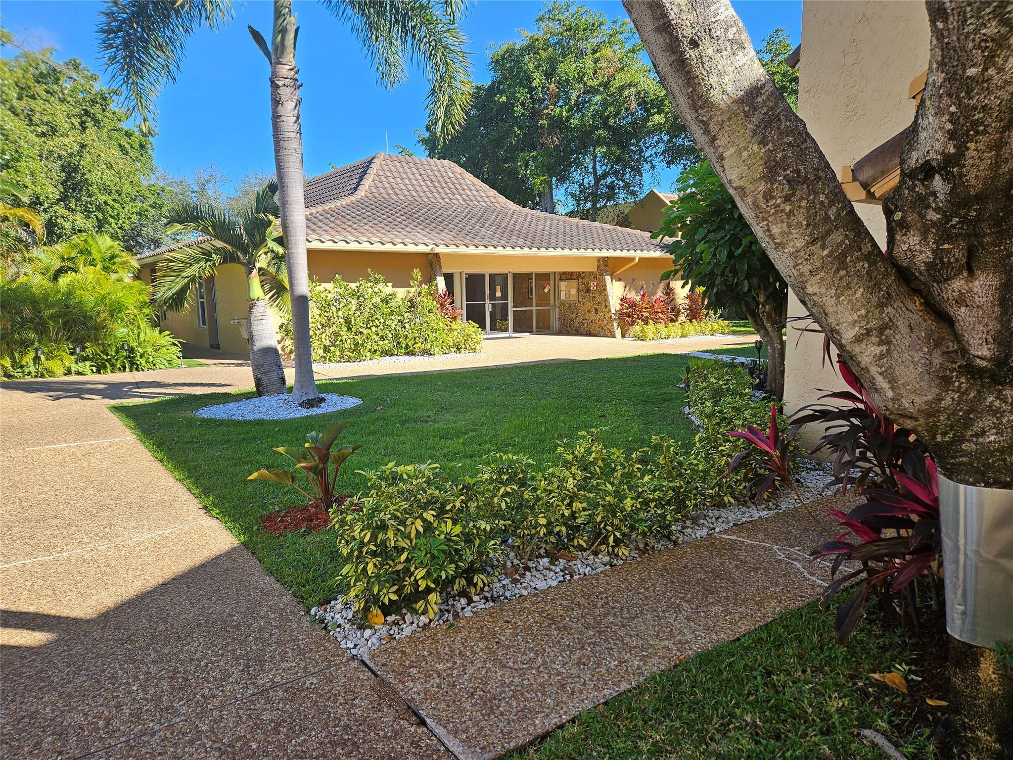 View details of listing 959 SE 2ND Avenue 117, Deerfield Beach, FL 33441 Deerfield Beach with MLS#