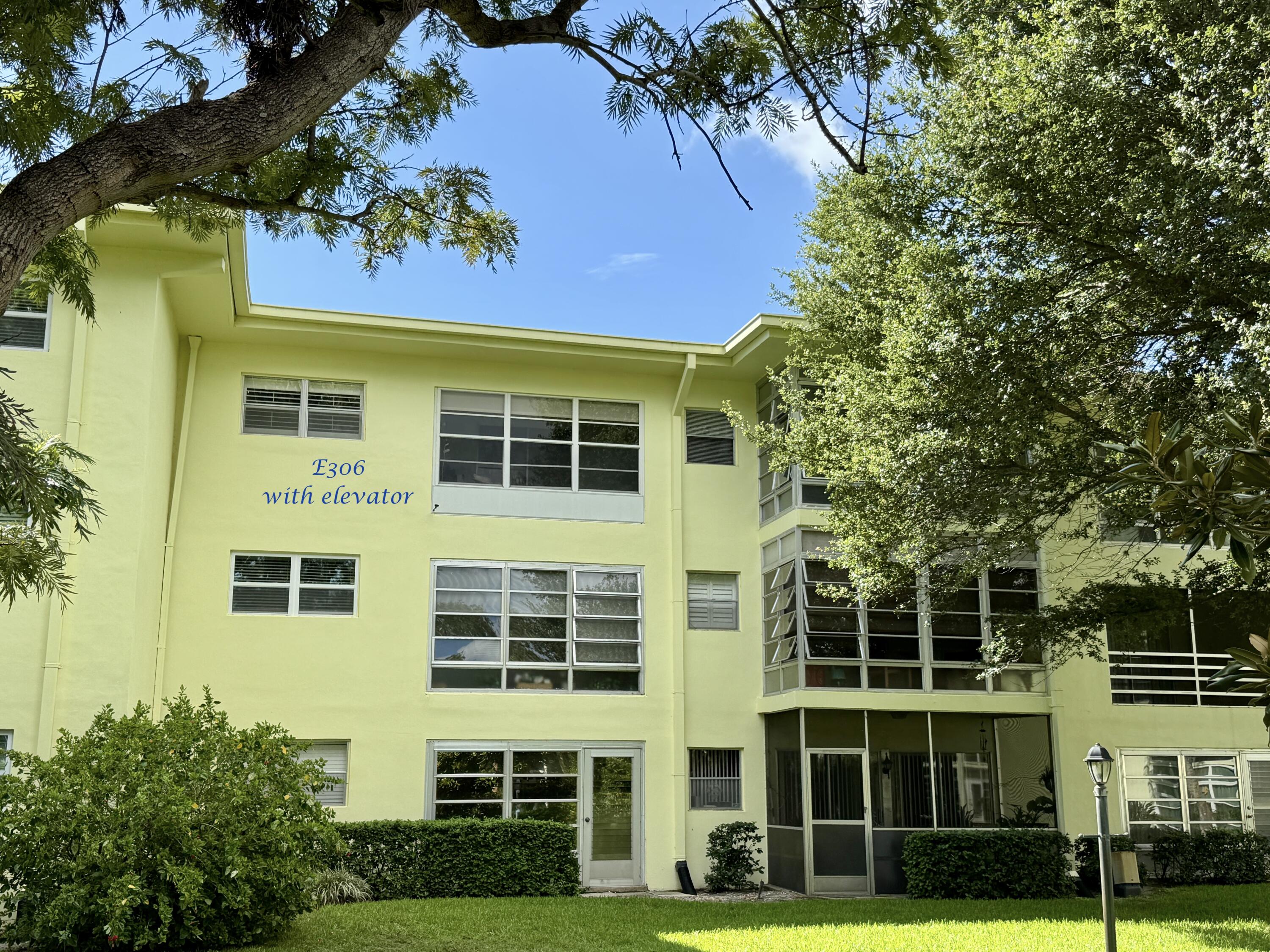 View details of listing 1100 PONCE DE LEON Circle E306, Vero Beach, FL 32960 Vero Beach with MLS#