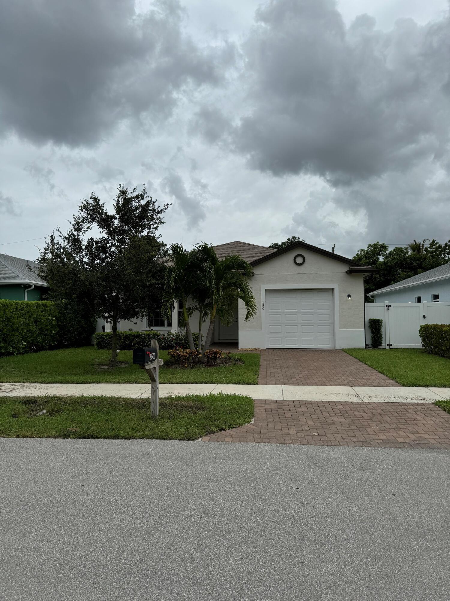 View details of listing 1031 MANGO Drive, Delray Beach, FL 33444 Delray Beach with MLS#