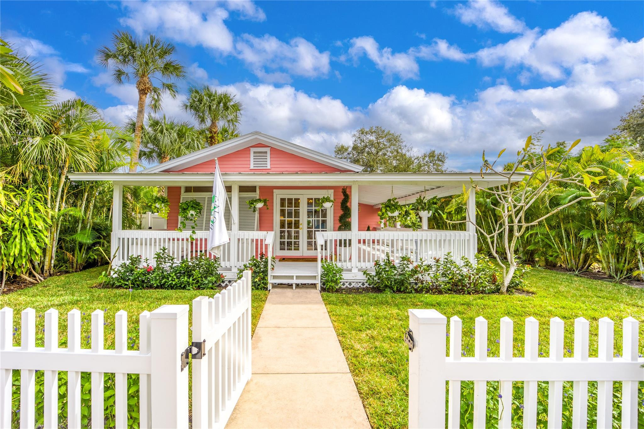 View details of listing 645 SW CLEVELAND Avenue, Stuart, FL 34994 Stuart with MLS#
