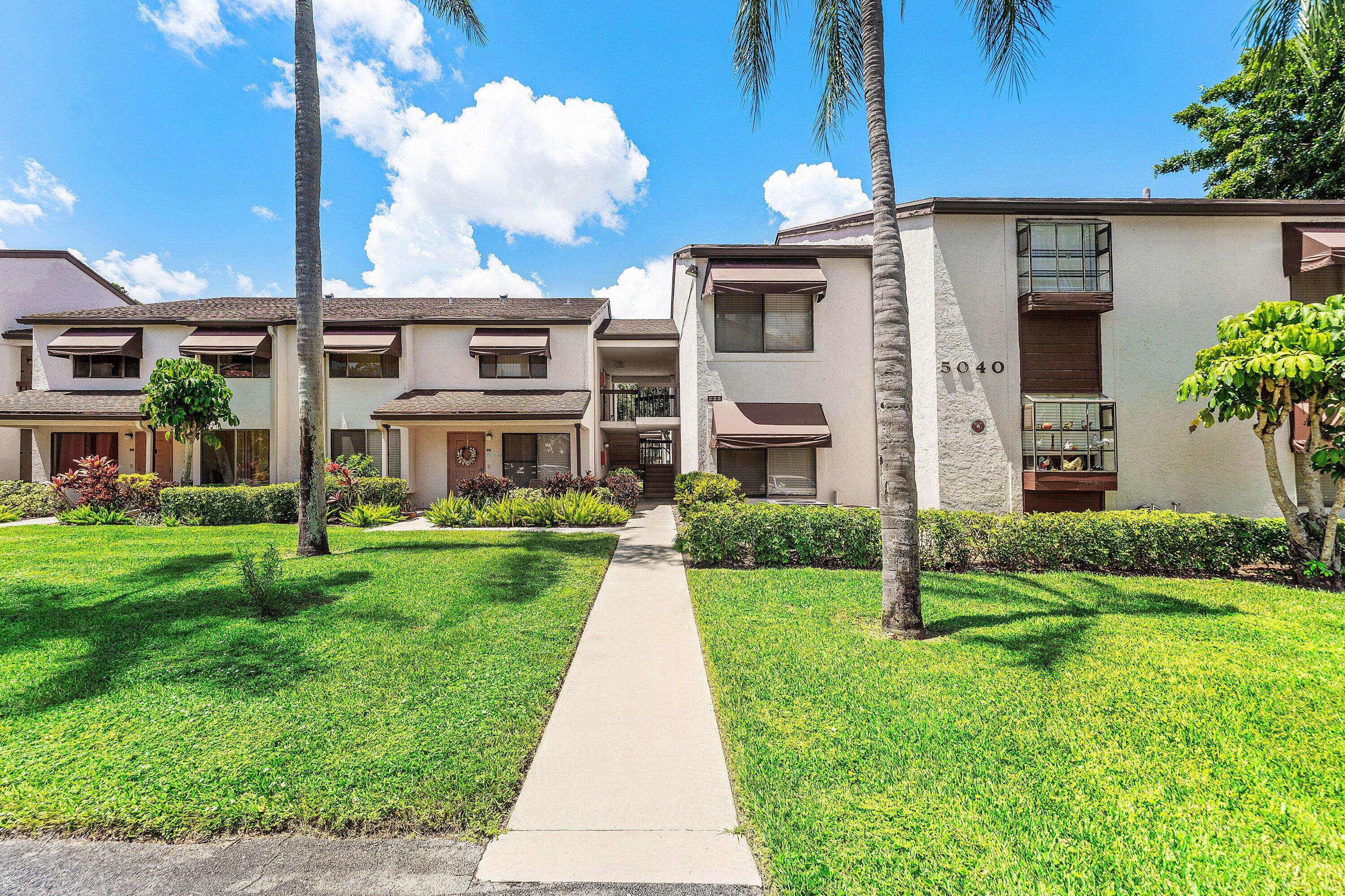 View details of listing 5040 ROSE HILL Drive 206, Boynton Beach, FL 33437 Boynton Beach with MLS#