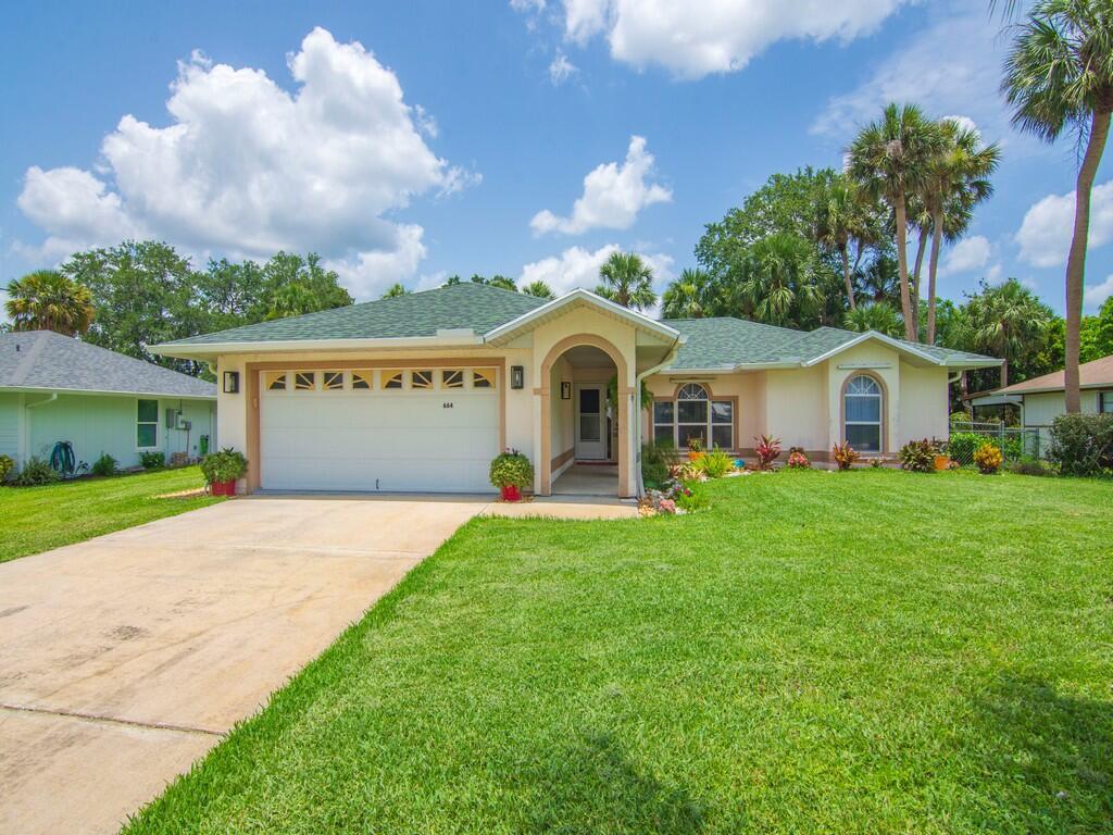 View details of listing 664 VOCELLE Avenue, Sebastian, FL 32958 Sebastian with MLS#