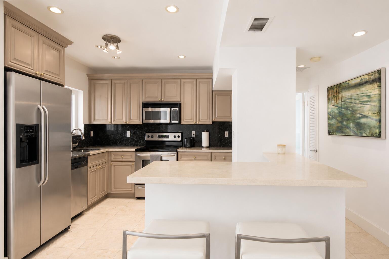 View details of listing 100 Lincoln Road PH14, Miami Beach, FL 33139 Miami Beach with MLS#
