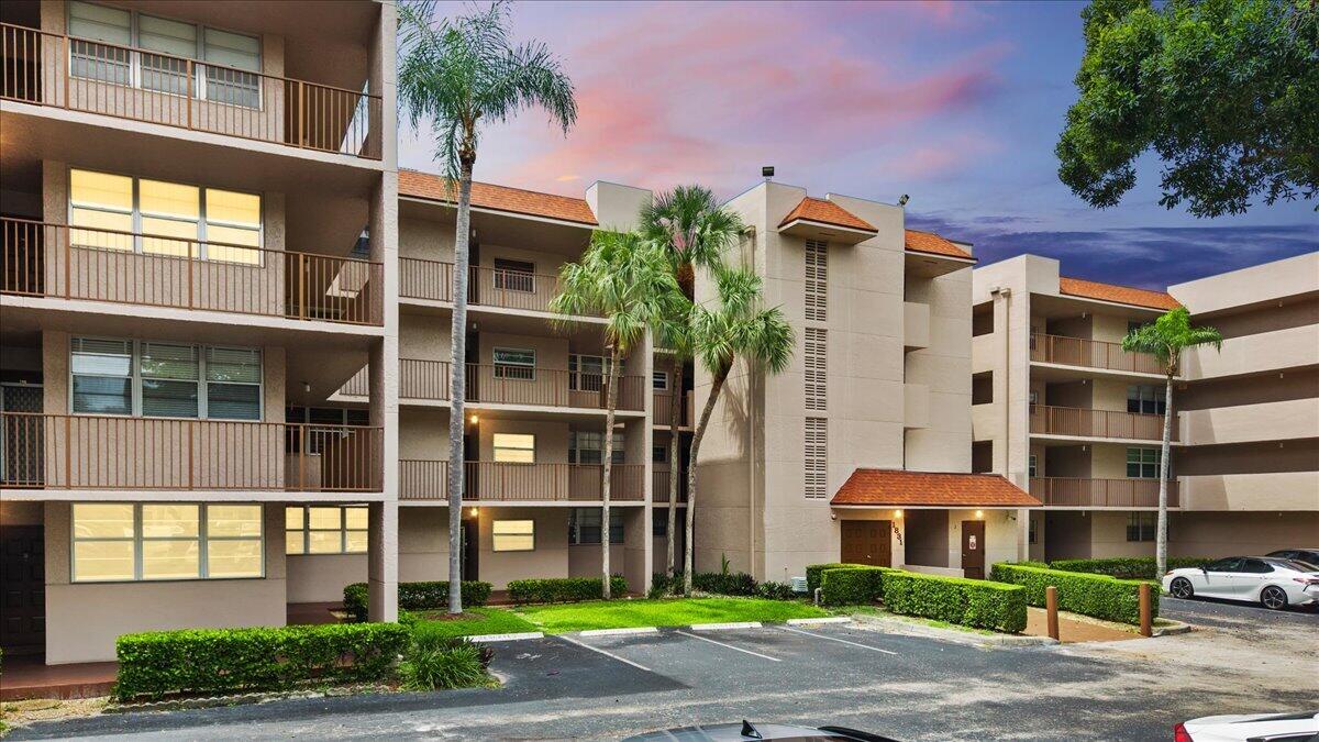 View details of listing 1831 Sabal Palm Drive 403, Davie, FL 33324 Davie with MLS#