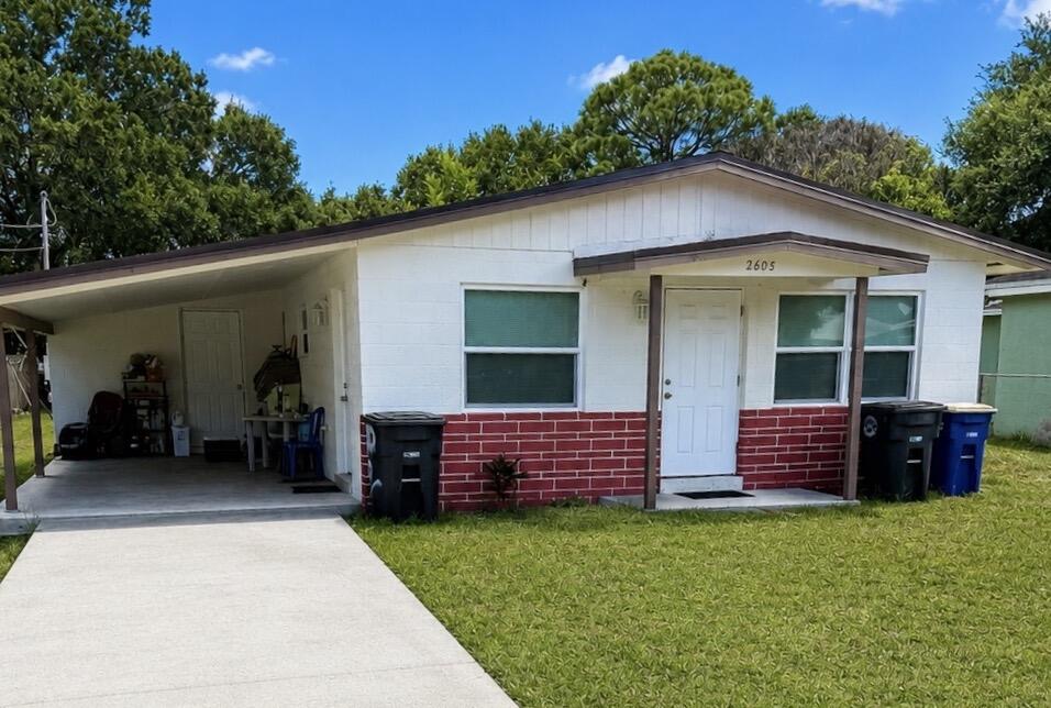 View details of listing 2605 AVENUE N, Fort Pierce, FL 34947 Fort Pierce with MLS#