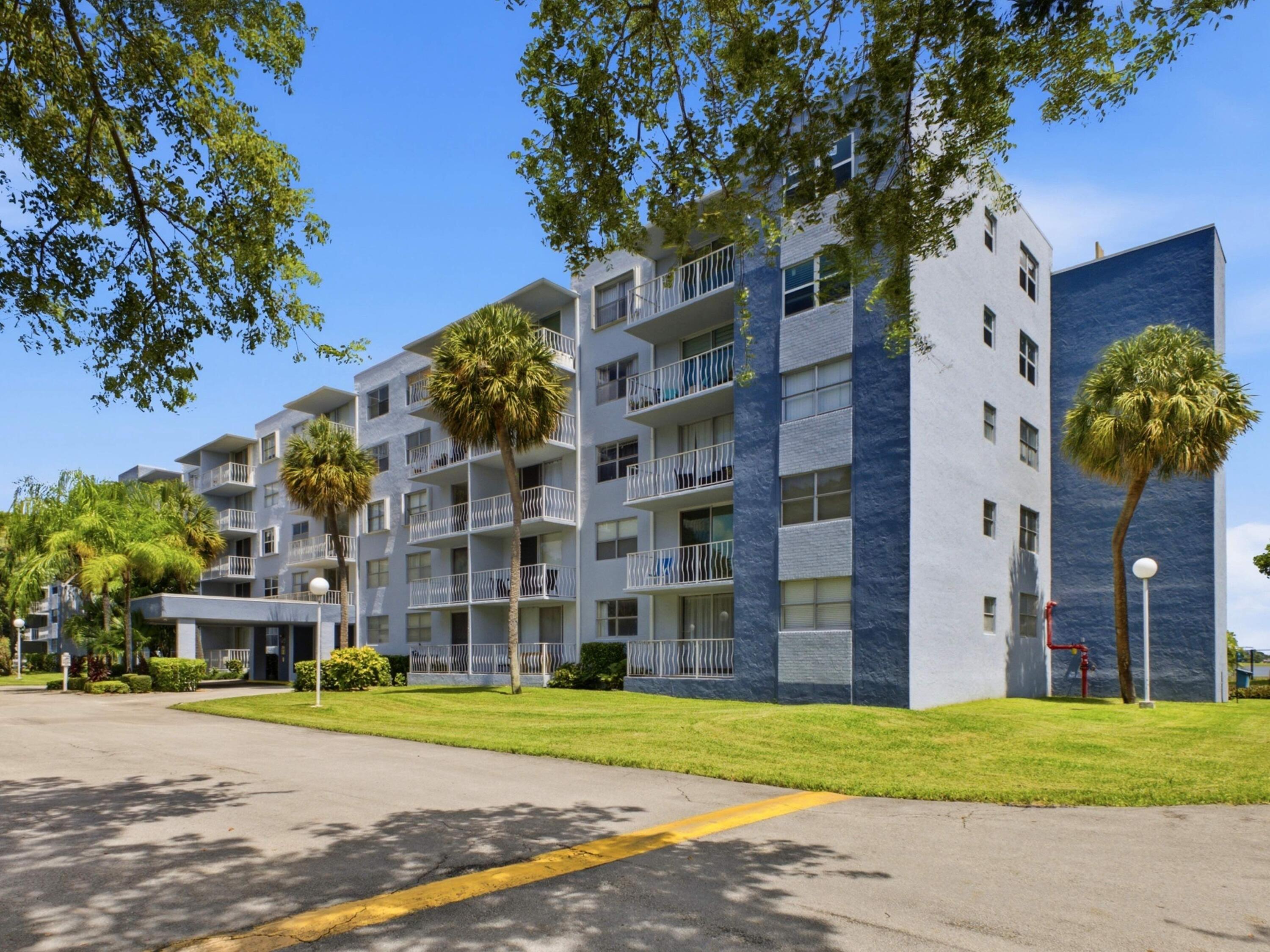 View details of listing 480 Executive Center Drive 1C, West Palm Beach, FL 33401 West Palm Beach with MLS#
