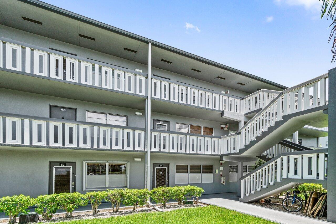View details of listing 68 Suffolk B 680, Boca Raton, FL 33434 Boca Raton with MLS#