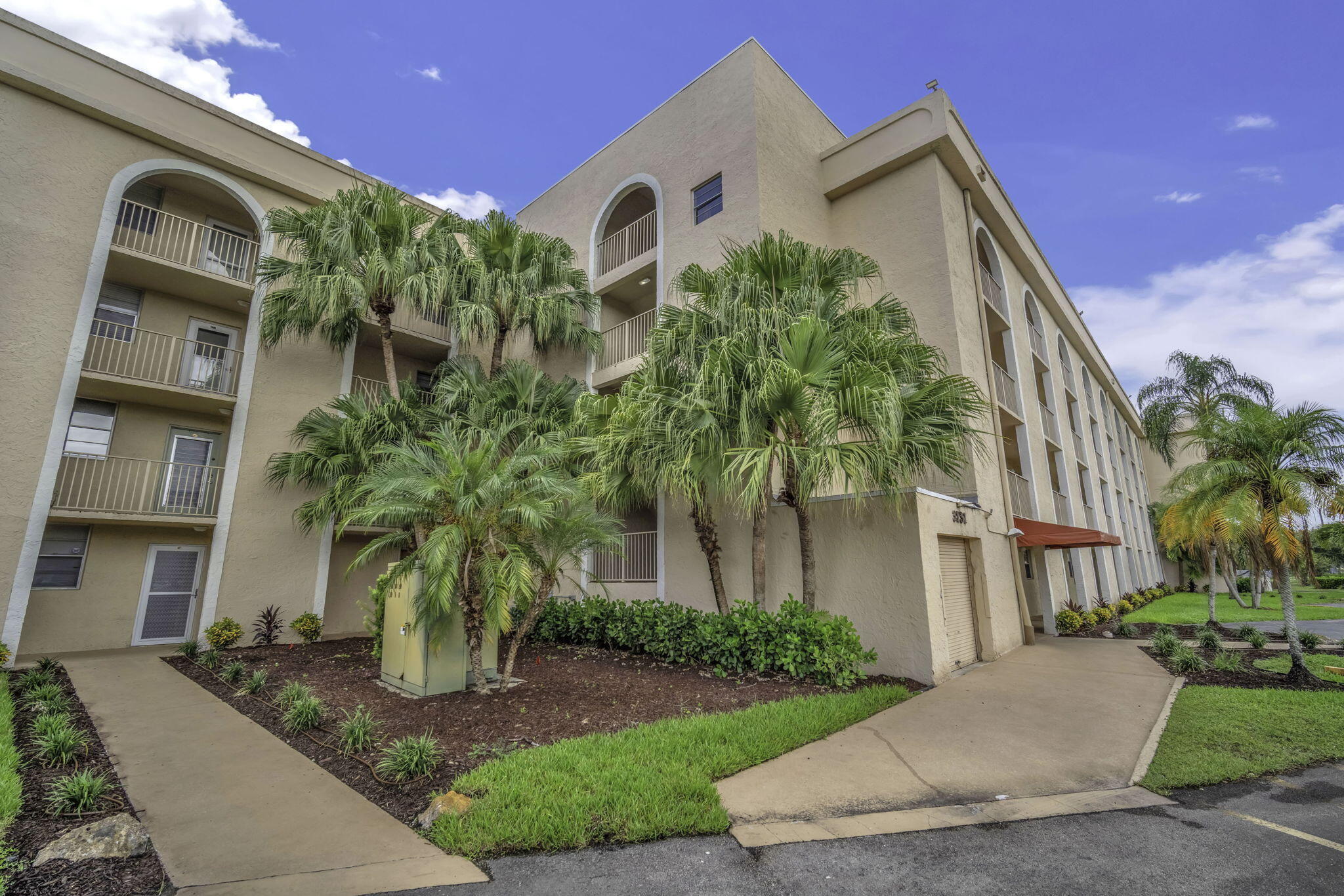 Listing  3231 Holiday Springs Boulevard 306, Margate, FL 33063, Margate, FL 33063