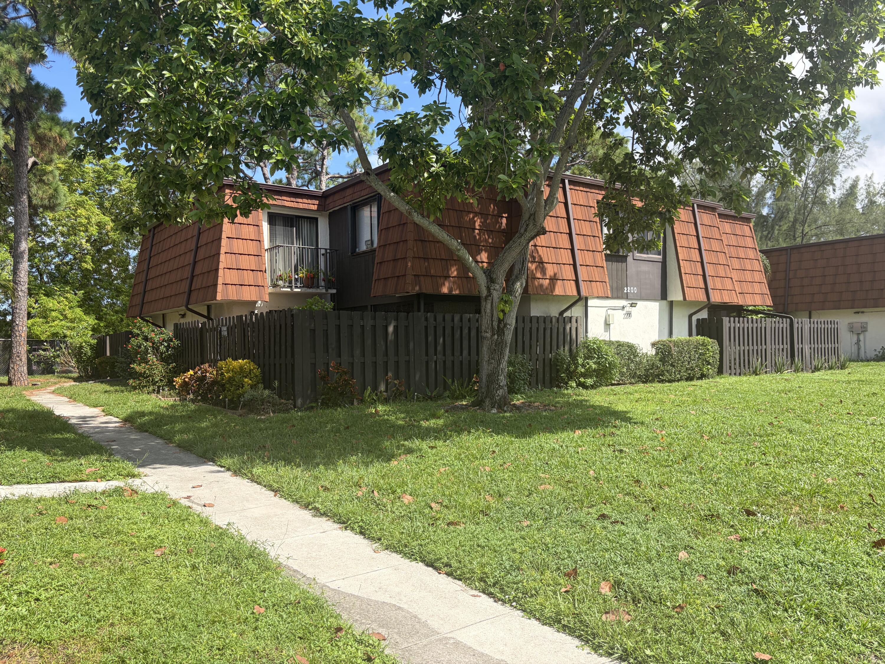 Listing  2200 White Pine Circle B, Greenacres, FL 33415, Greenacres, FL 33415