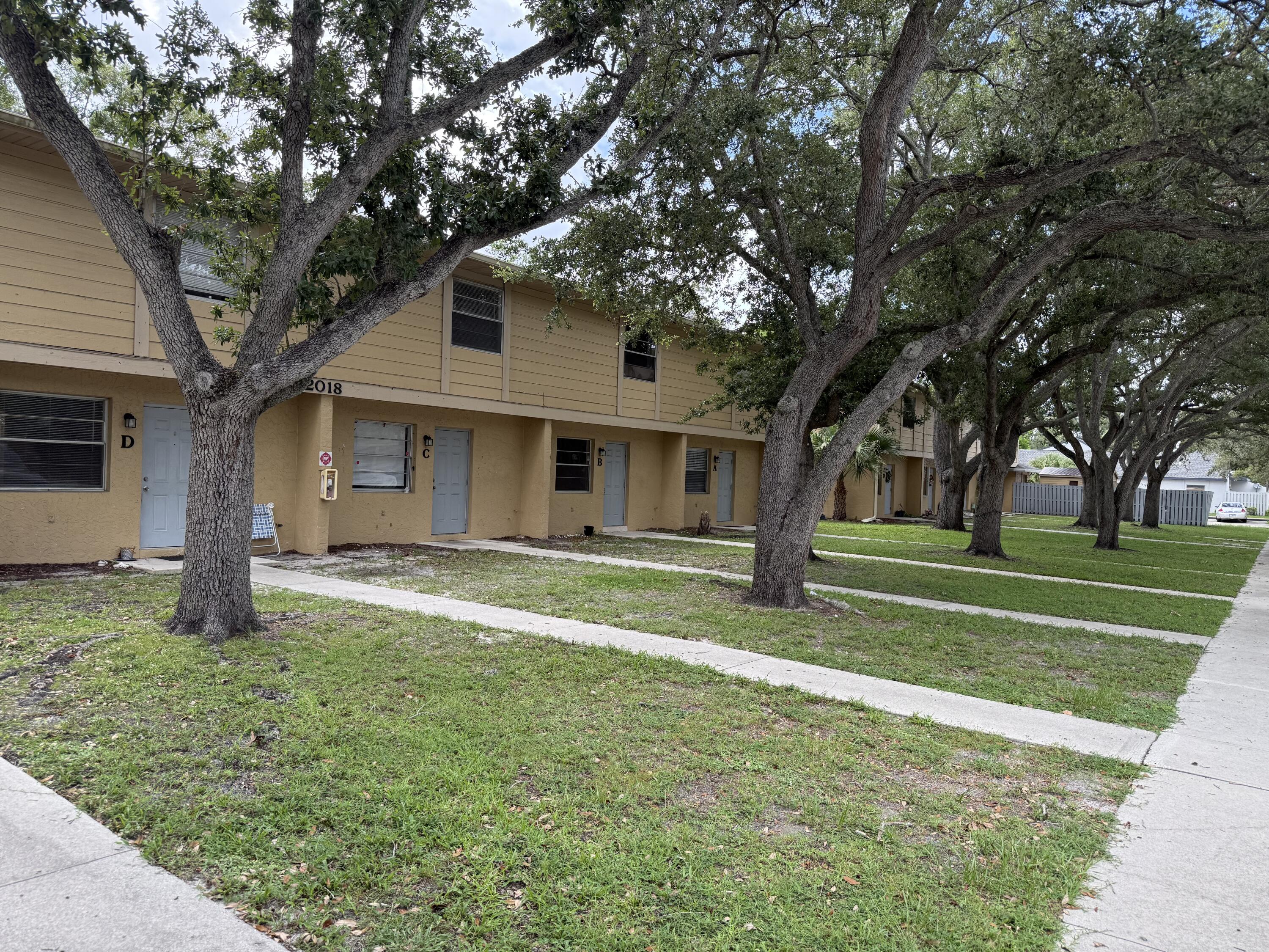 Listing  2018 S 10TH Street, Fort Pierce, FL 34950, Fort Pierce, FL 34950