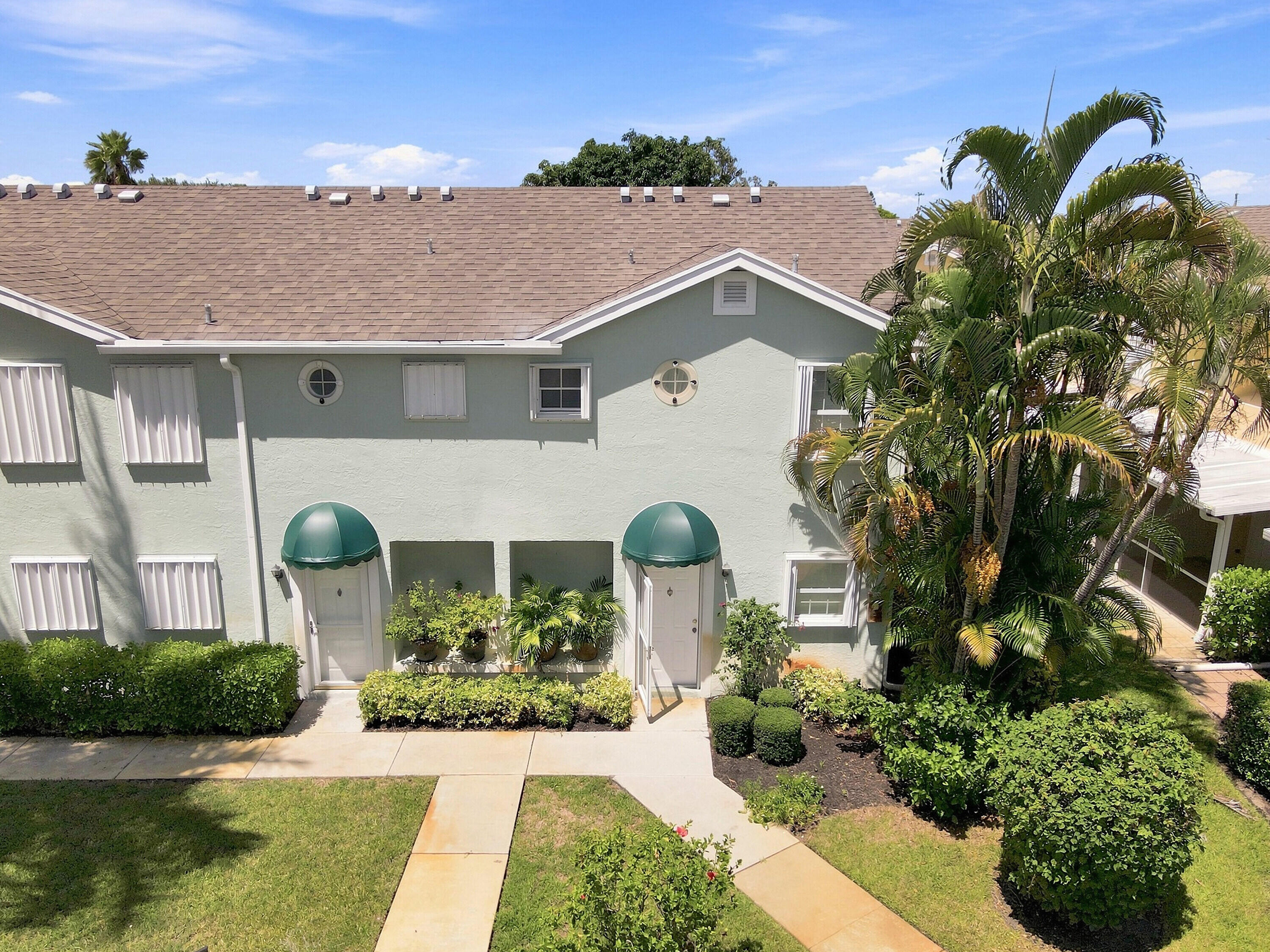 View details of listing 211 Waterside Drive, Hypoluxo, FL 33462 Hypoluxo with MLS# 