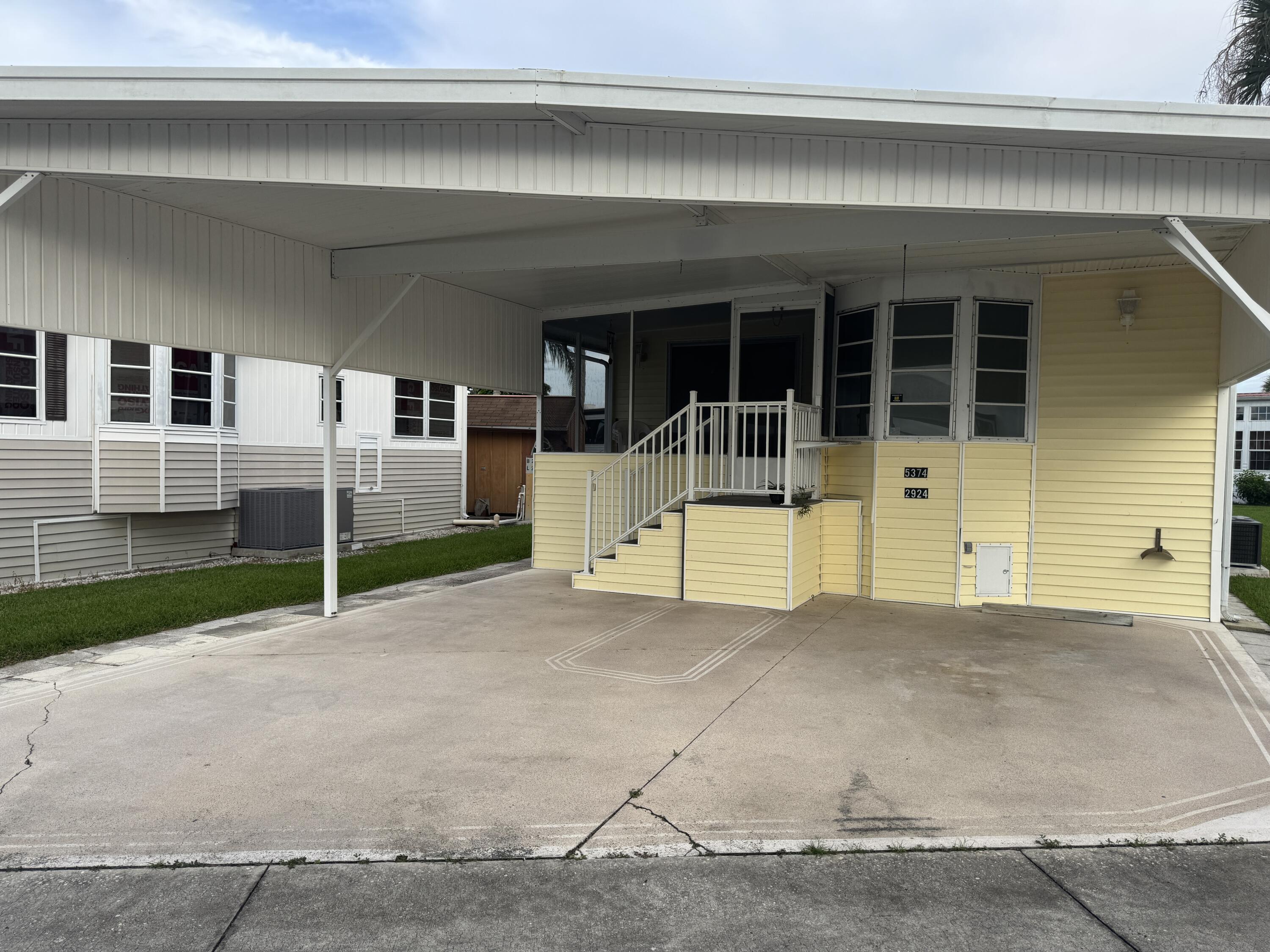 View details of listing 5374 SE 64th Terrace, Okeechobee, FL 34974 Okeechobee with MLS# 
