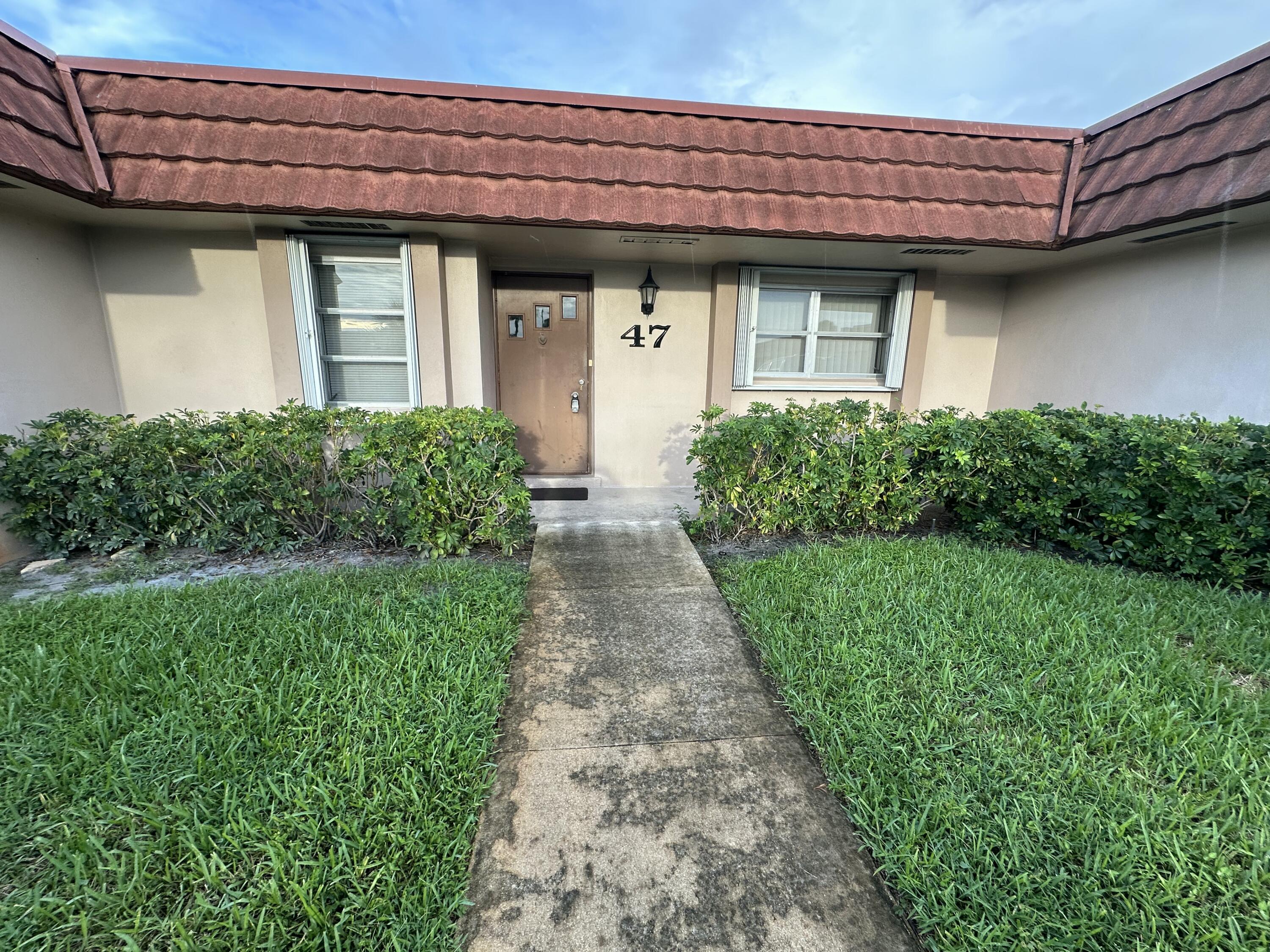 View details of listing 5725 FERNLEY Drive E 47, West Palm Beach, FL 33415 West Palm Beach with MLS# 