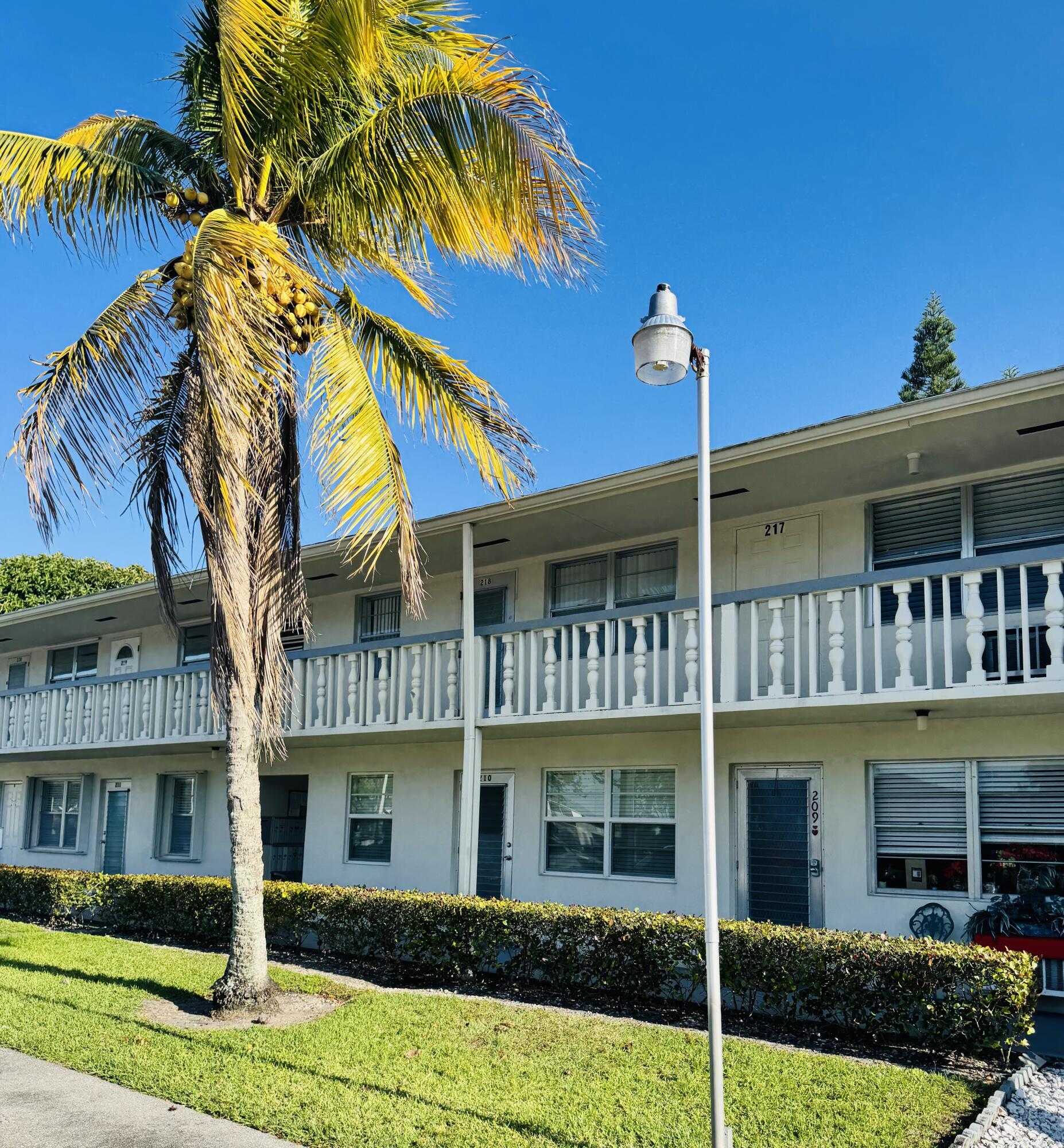 View details of listing 218 Kent M M, West Palm Beach, FL 33417 West Palm Beach with MLS#