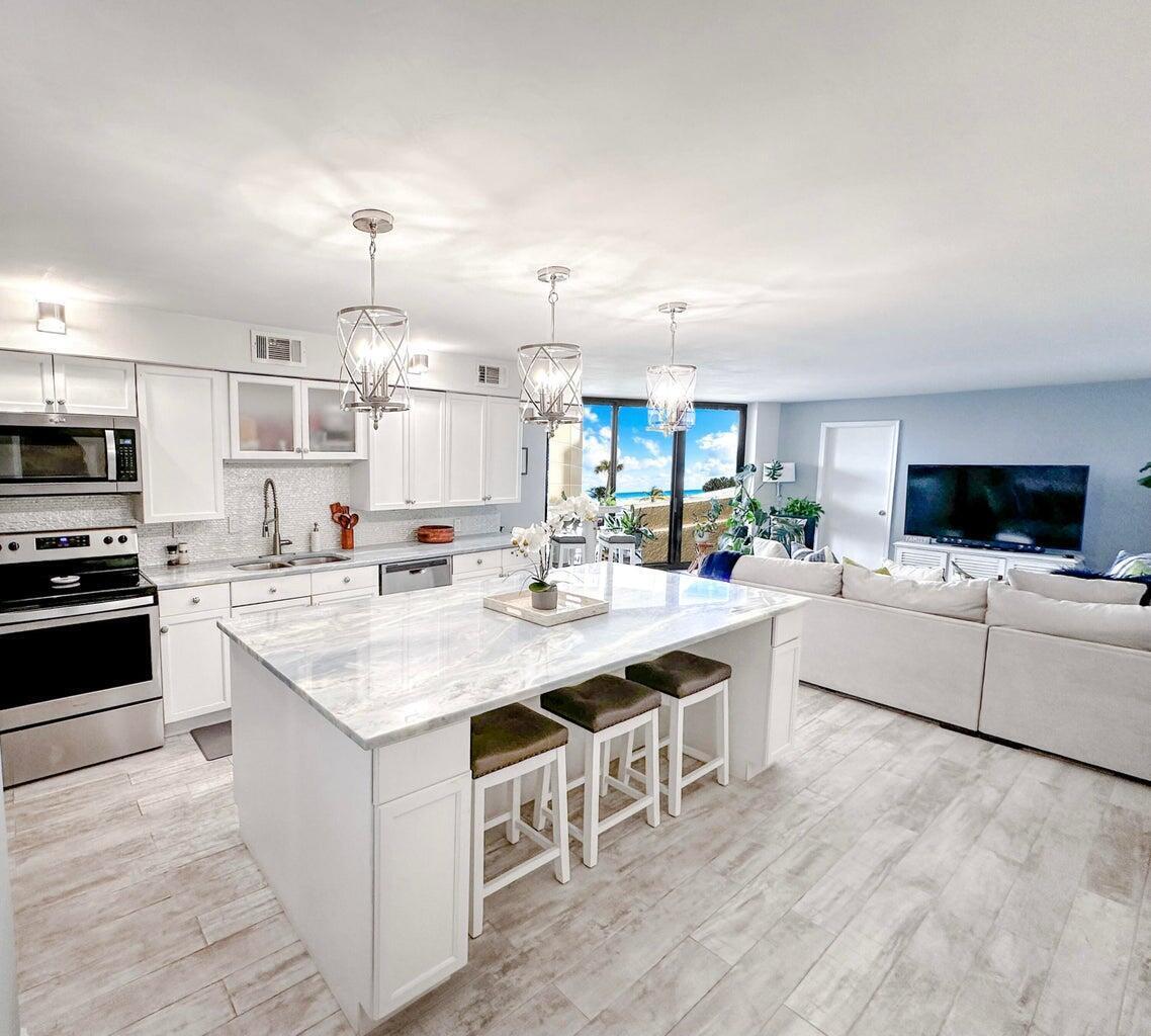 View details of listing 2800 N OCEAN Drive B-2D, Singer Island, FL 33404 Singer Island with MLS#
