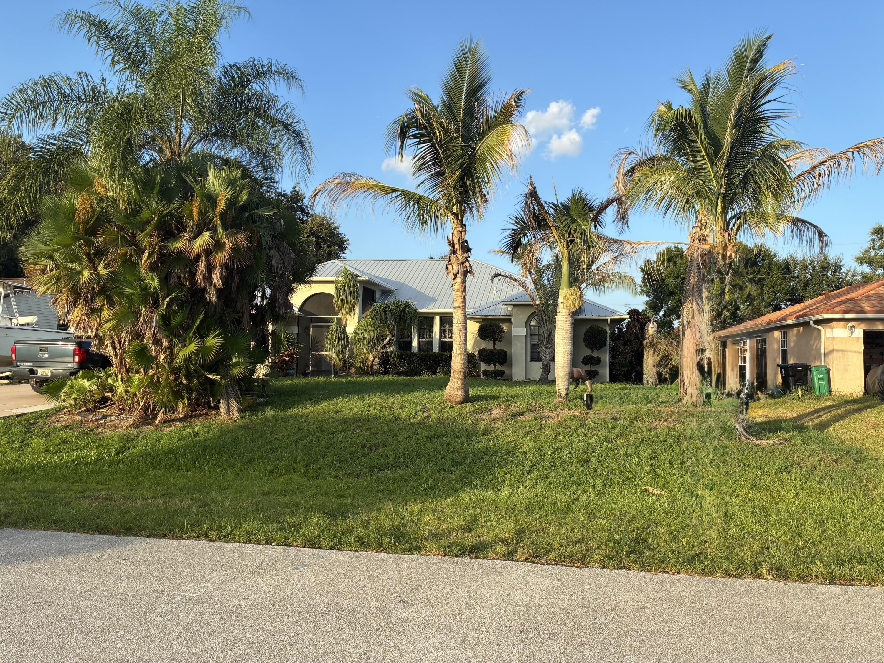 View details of listing 1901 SW MONTERREY Lane, Port St. Lucie, FL 34953 Port St. Lucie with MLS#