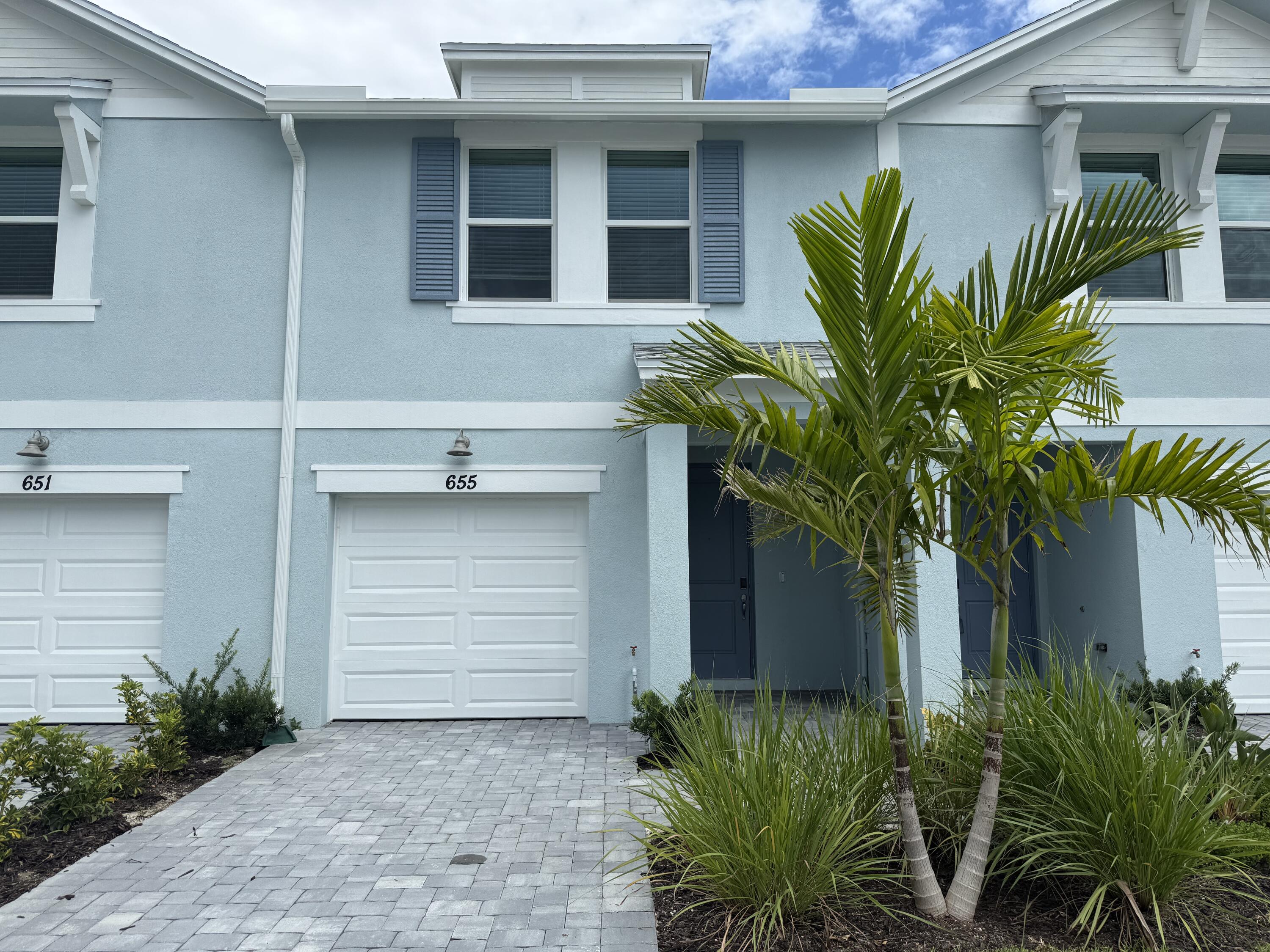 View details of listing 655 Salisbury Circle, Fort Pierce, FL 34982 Fort Pierce with MLS#