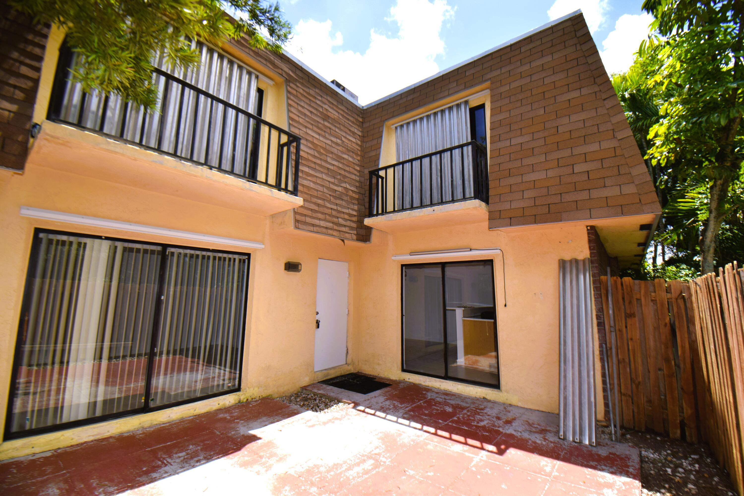 Listing  237 Alemeda Drive 3, Palm Springs, FL 33461, Palm Springs, FL 33461