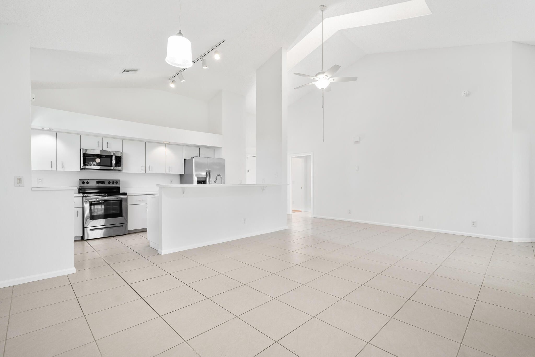 View details of listing 8049 ABERDEEN Drive 202, Boynton Beach, FL 33472 Boynton Beach with MLS#