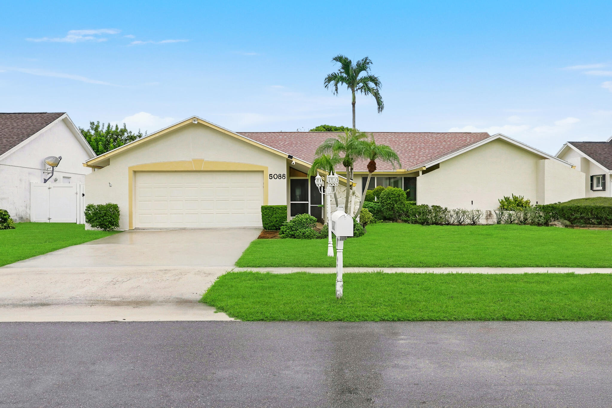 View details of listing 5088 Chelan Way, Lake Worth, FL 33467 Lake Worth with MLS#