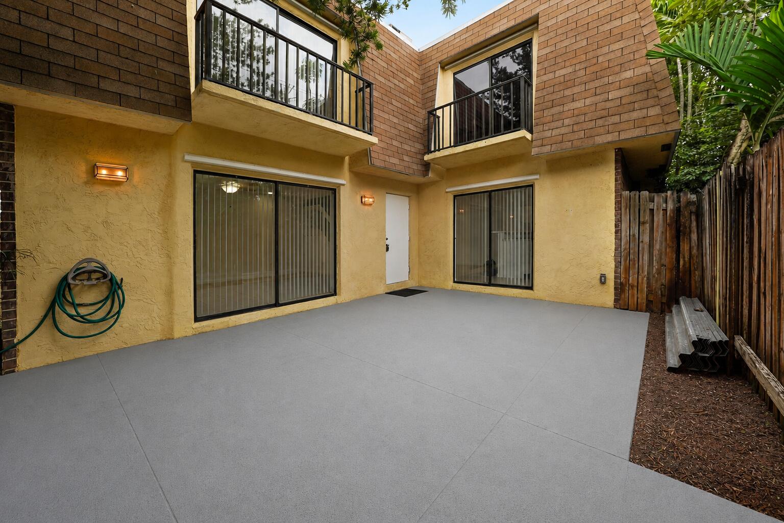 Listing  237 ALEMEDA Drive 3, Palm Springs, FL 33461, Palm Springs, FL 33461