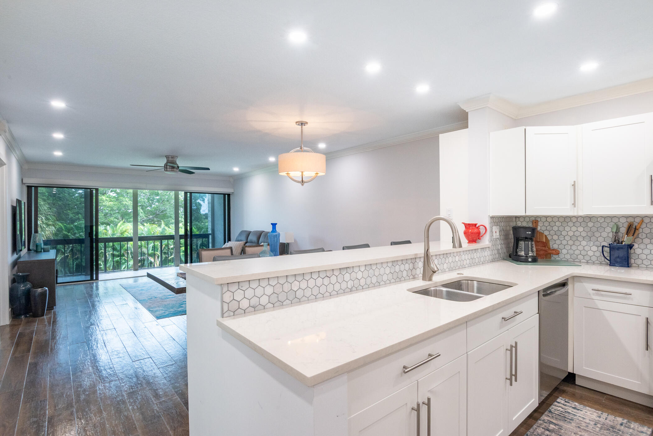 Listing  2500 PRESIDENTIAL Way 304, West Palm Beach, FL 33401, West Palm Beach, FL 33401