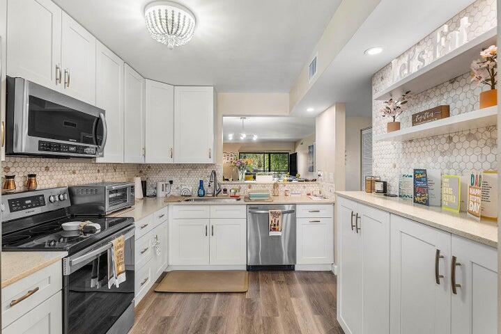 Listing  10110 CEDAR POINT Boulevard 203, Boynton Beach, FL 33437, Boynton Beach, FL 33437