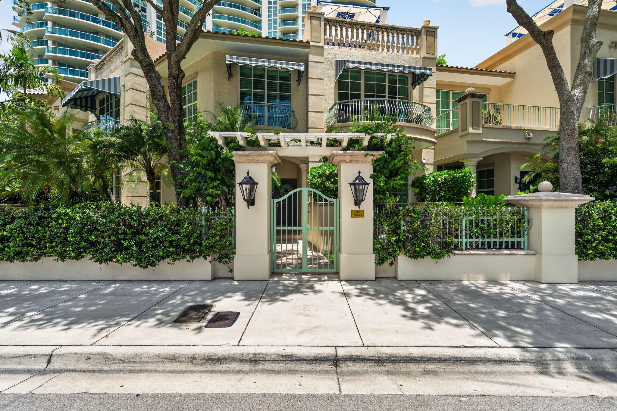 Listing  411 N NEW RIVER Drive E V-2, Fort Lauderdale, FL 33301, Fort Lauderdale, FL 33301