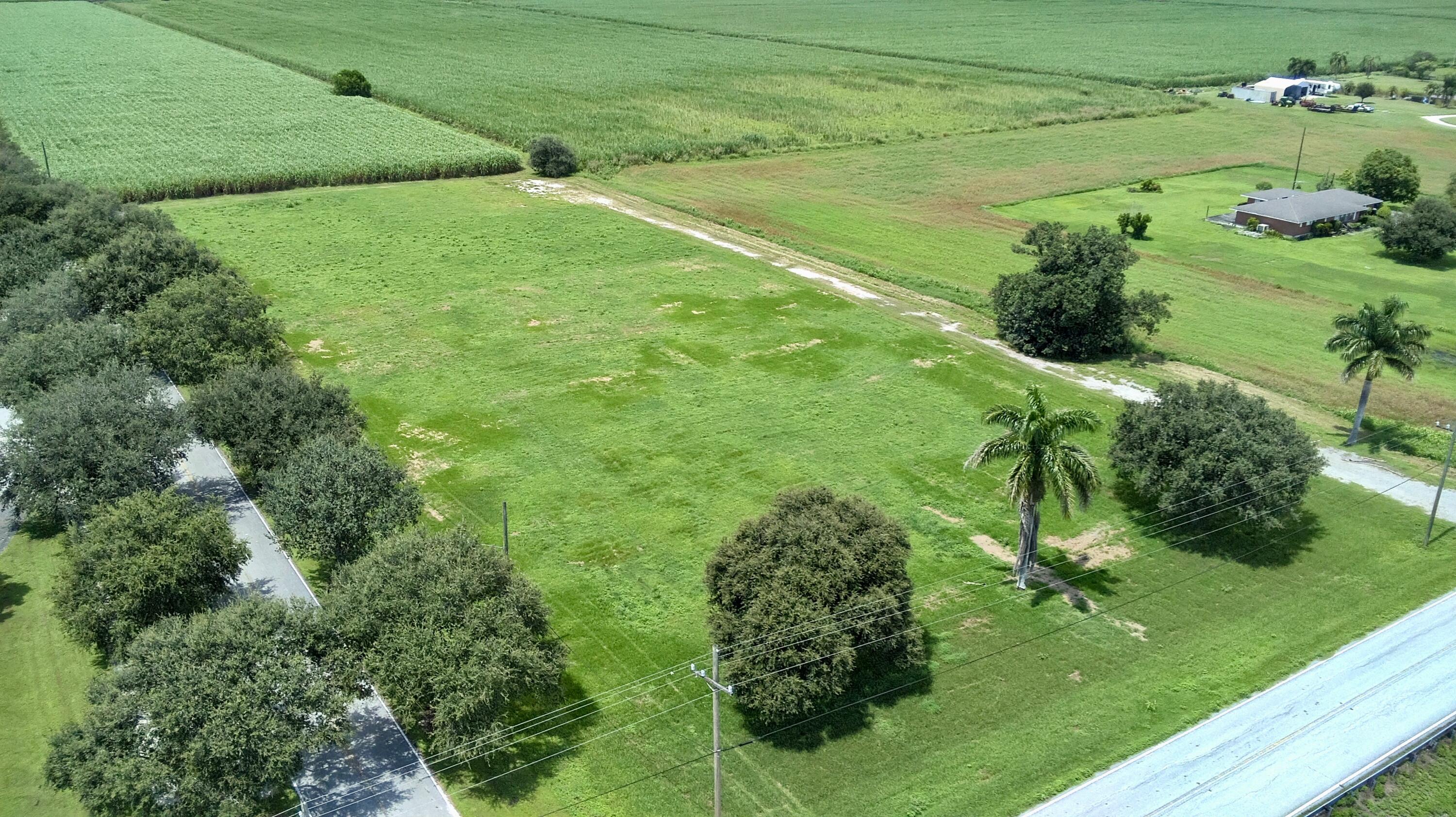 View details of listing 38039 CONGLETON Drive, Belle Glade, FL 33430 Belle Glade with MLS#