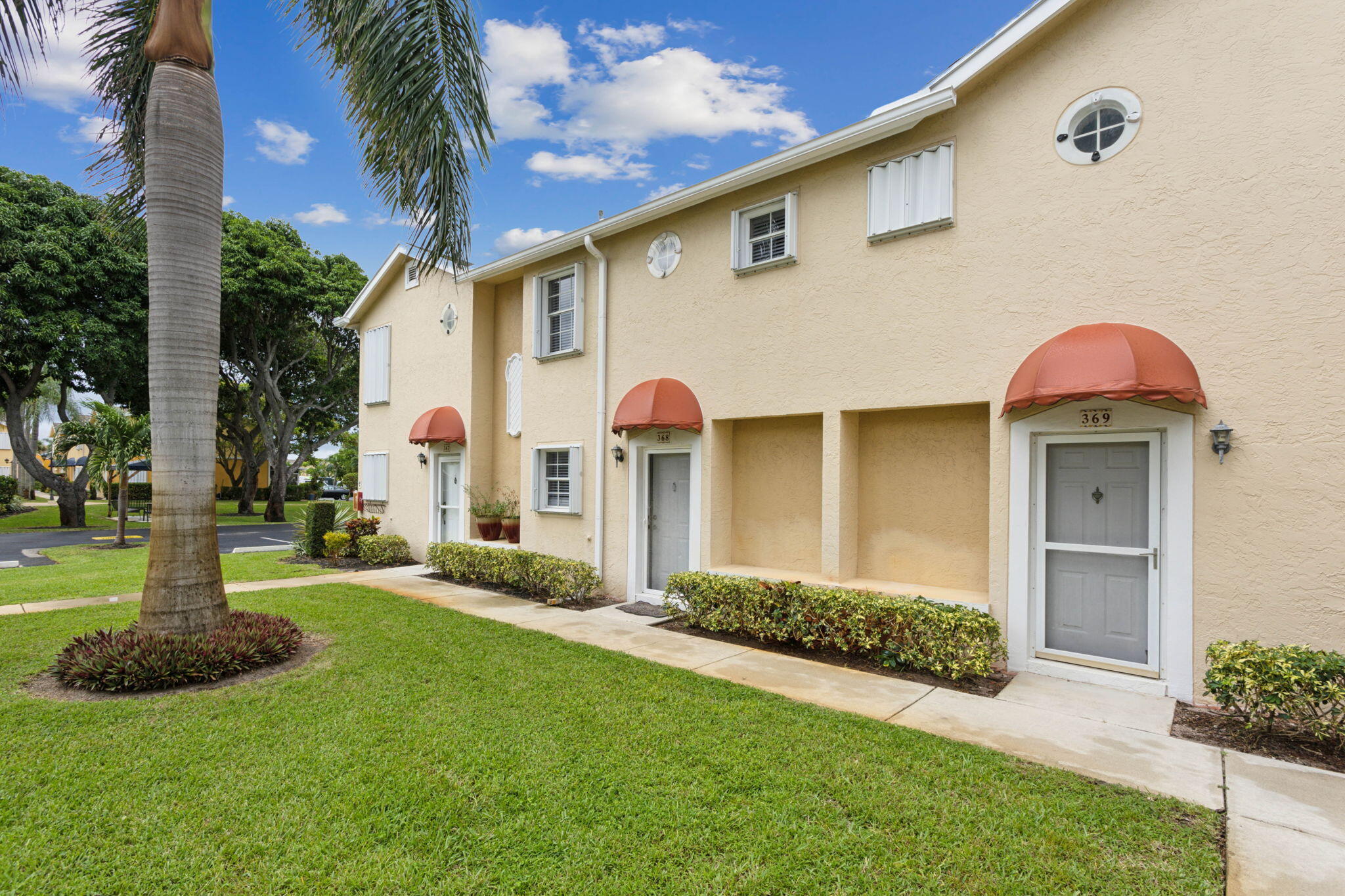 View details of listing 368 WATERSIDE Drive, Hypoluxo, FL 33462 Hypoluxo with MLS#