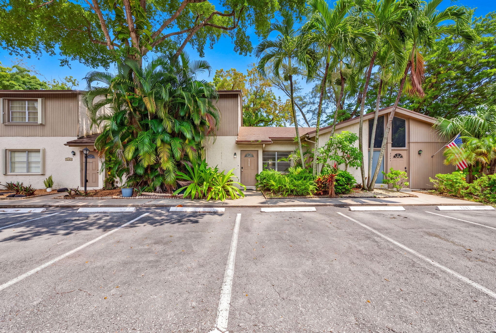 View details of listing 7243 W SUNRISE Boulevard 7243K, Plantation, FL 33313 Plantation with MLS#