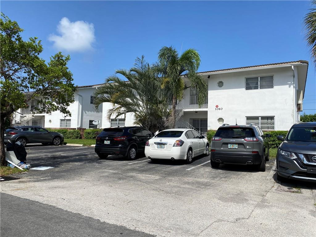 View details of listing 1060 NE 23rd Terrace 2, Pompano Beach, FL 33062 Pompano Beach with MLS# 