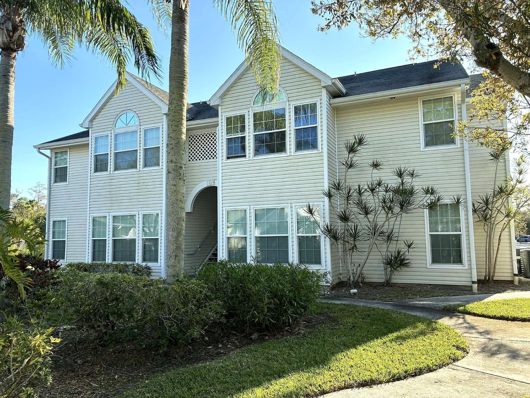 View details of listing 1810 Waterford Drive 6, Vero Beach, FL 32966 Vero Beach with MLS#
