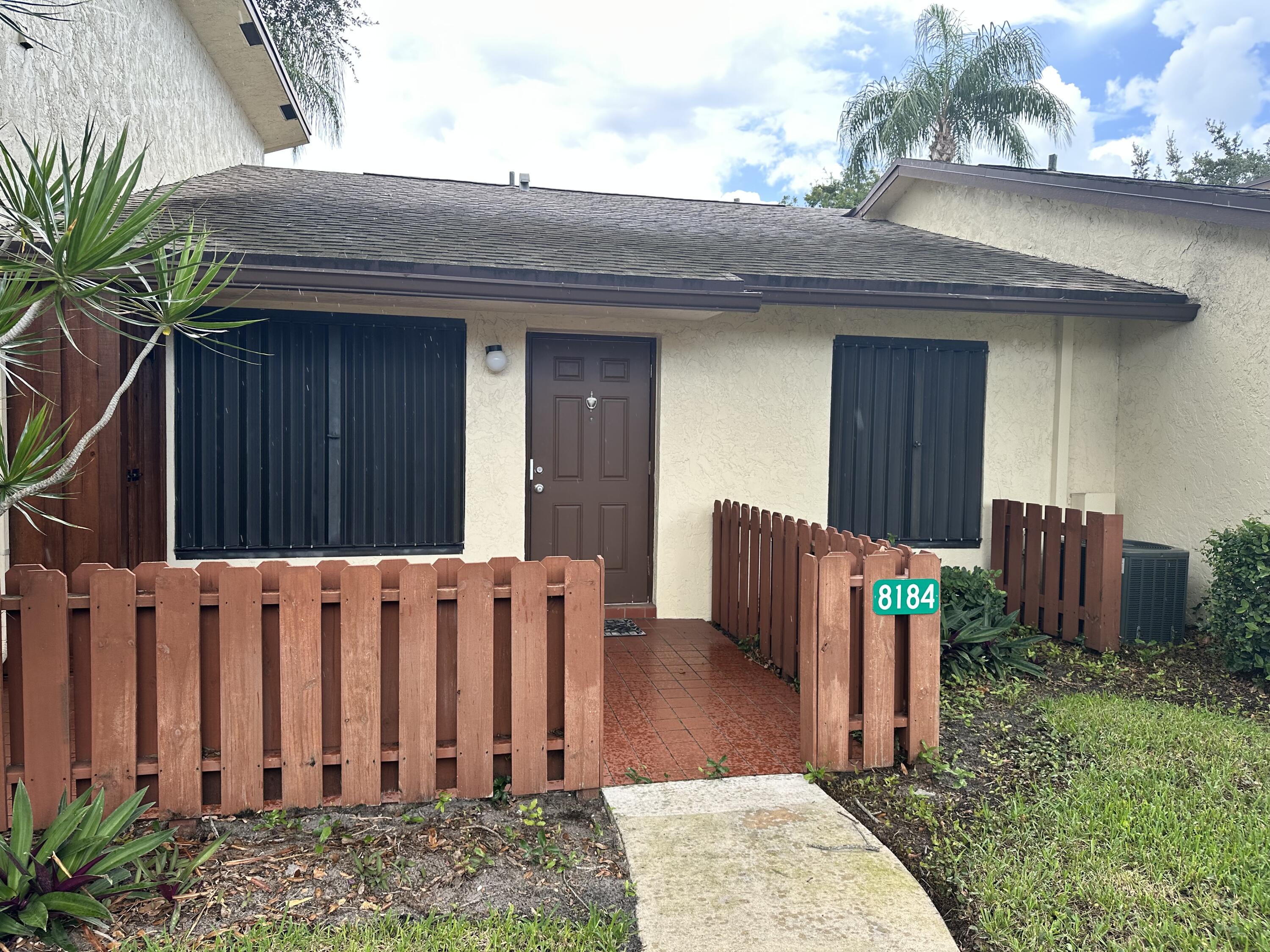 View details of listing 8184 SE Villa Way, Hobe Sound, FL 33455 Hobe Sound with MLS# 