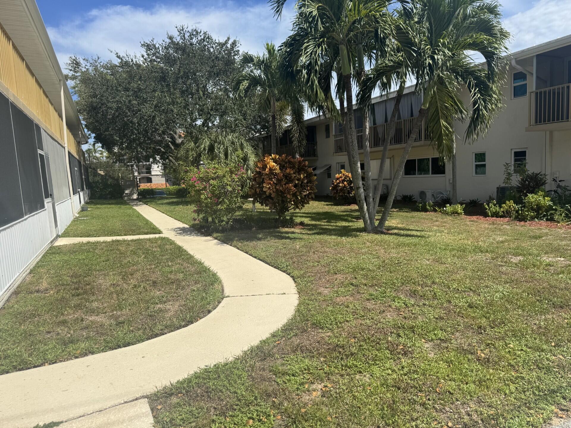 View details of listing 11 SW 4TH Avenue 1, Boca Raton, FL 33432 Boca Raton with MLS#