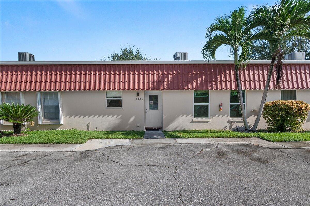 Listing  892 WORCESTER Lane B, Lake Worth, FL 33467, Lake Worth, FL 33467
