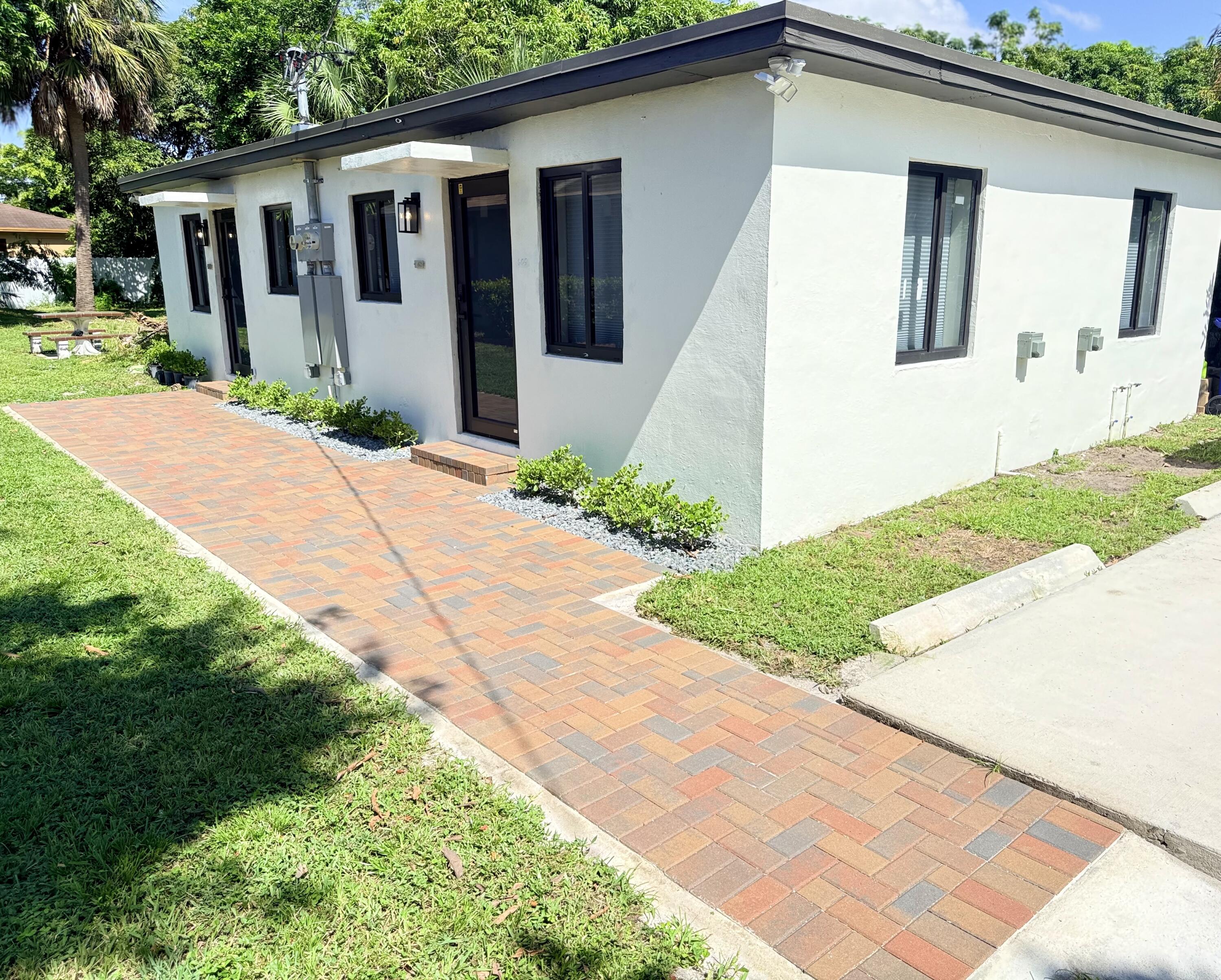 View details of listing 605 NW 15TH, Pompano Beach, FL 33069 Pompano Beach with MLS#