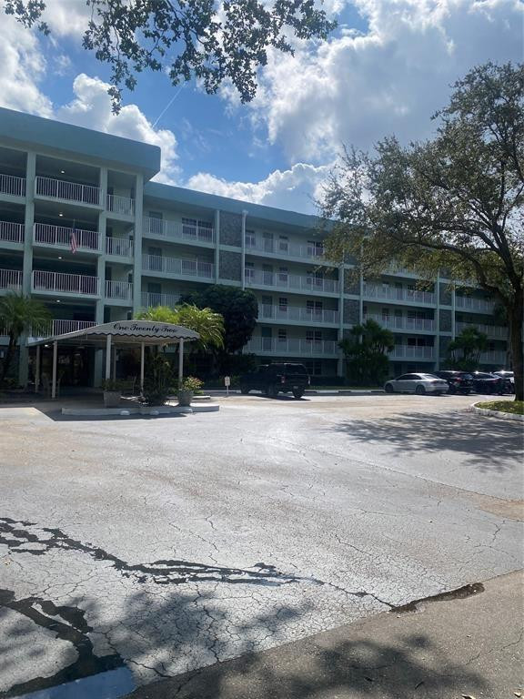 Listing  802 Cypress Grove Lane 408, Pompano Beach, FL 33069, Pompano Beach, FL 33069